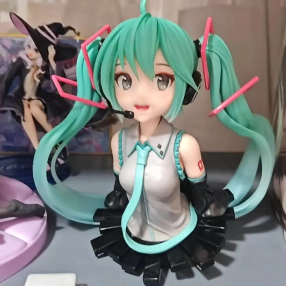 2026 new hot item IN  Figurine Hatsune Miku en position assise, figurines Miku, figurine d'action de fille mignonne, poupée, décoration de bu