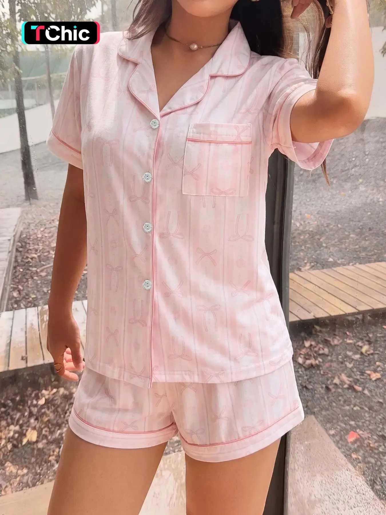 Women's 2-Piece Pajama Set, Striped Bow Print Short Sleeve Top and Shorts, Casual Home Wear Loungewear for All Seasons, Comfortable Sleepwear