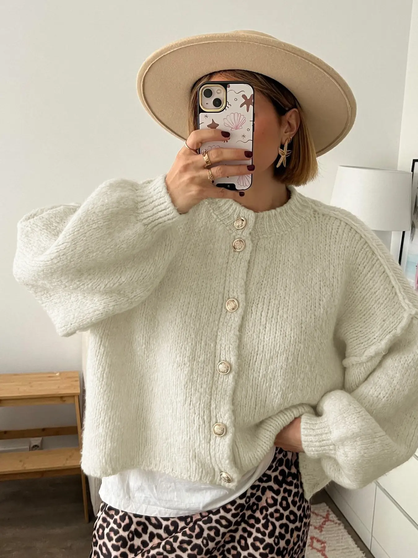 Cozy Button Front Cardigan Sweater for Women, Long Sleeve Chunky Knit Sweater, Casual Cropped Womens Tops, Soft Slouchy Cardigan Sweaters for Women, Cute Fall Winter Cardigan for Work, Travel, Date Night, Knitwear Fits