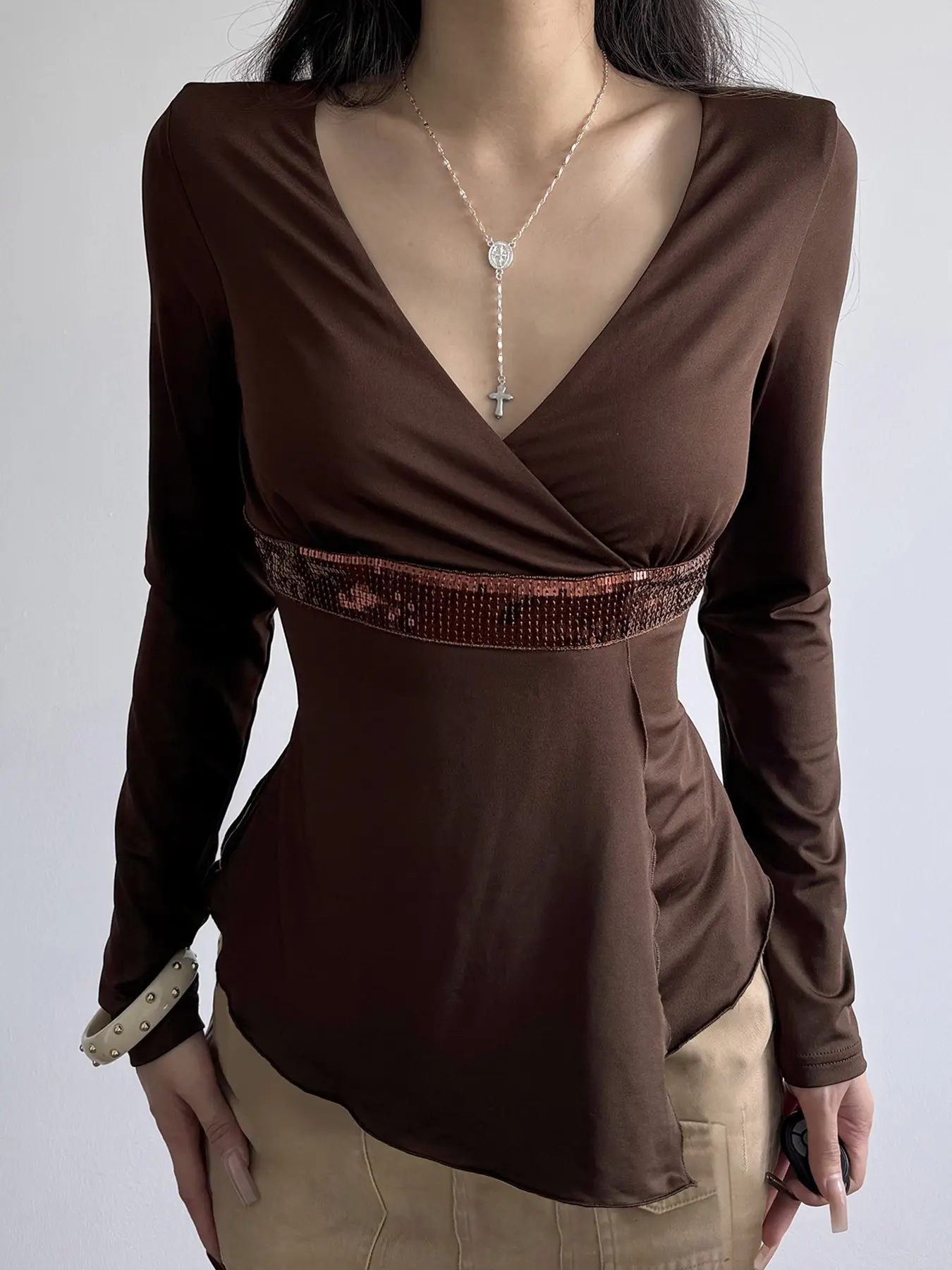 Elegant Top for Early Autumn, Cross V-Neck Sequin Waistcoat, Long Sleeve Slim Fit T-Shirt, Asymmetrical Hem, Women's Fashion, Asymmetric Hem Tops