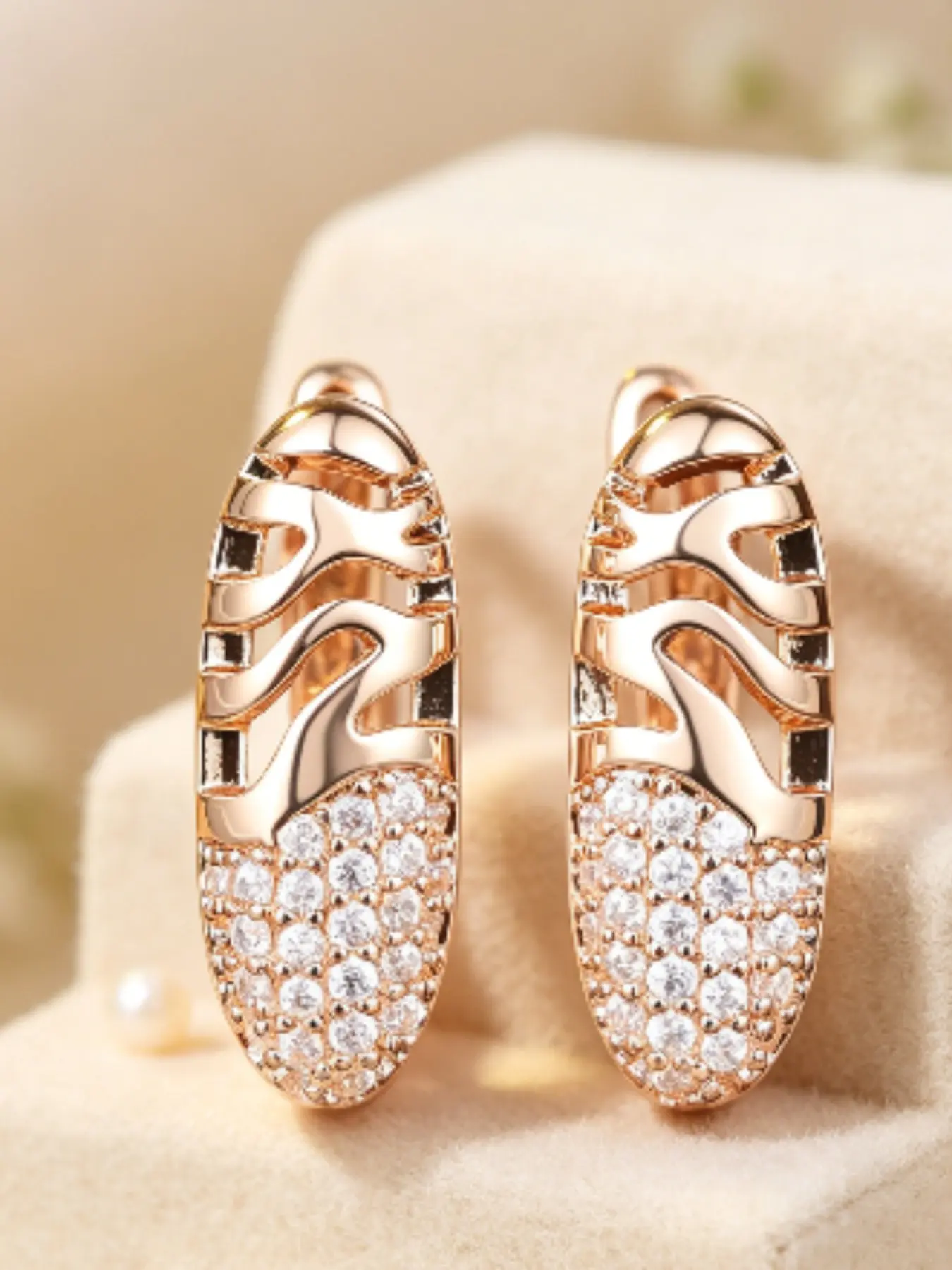 Luxurious Synthetic Diamond Oval Texture Fashionable Earrings, Elegant Geometric Design, Perfect for Parties, Birthdays, Dates, Valentine's Day