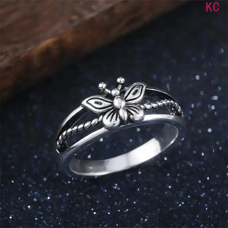 Retro Hollow Butterfly Ring, Elegant Sweet Finger Jewelry For Women Party And Daily Outfit Matching