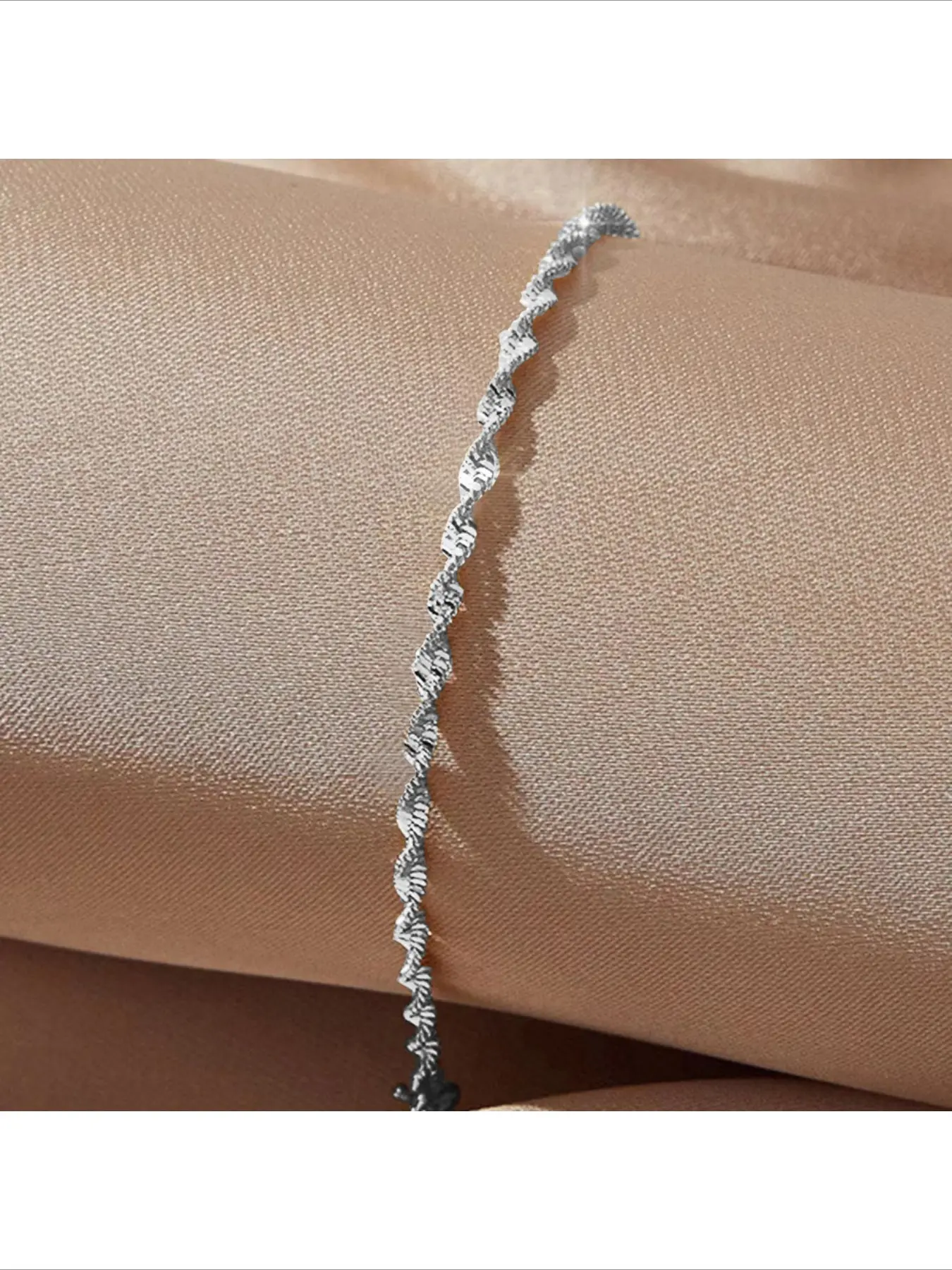 New Arrival Fashion Light Luxury Water Wave Chain Bracelet Niche Design Delicate Temperament Daily Versatile Wrist Jewelry For Daily Wear
