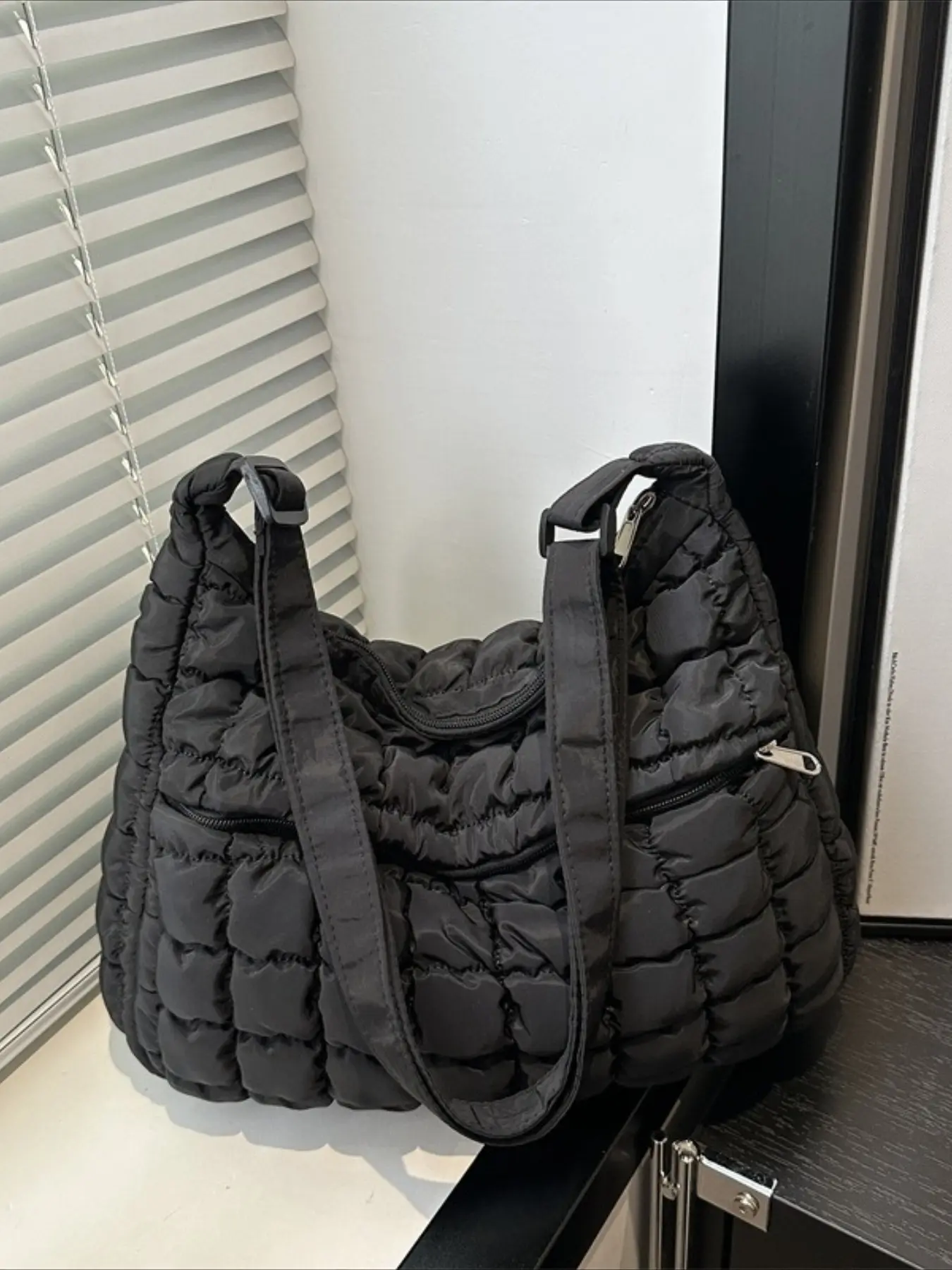 Women Puff Grid Quilted Cloud Crossbody Bag, Lightweight Water Resistant Nylon Messenger Purse, Adjustable Strap Large Capacity Casual Bag