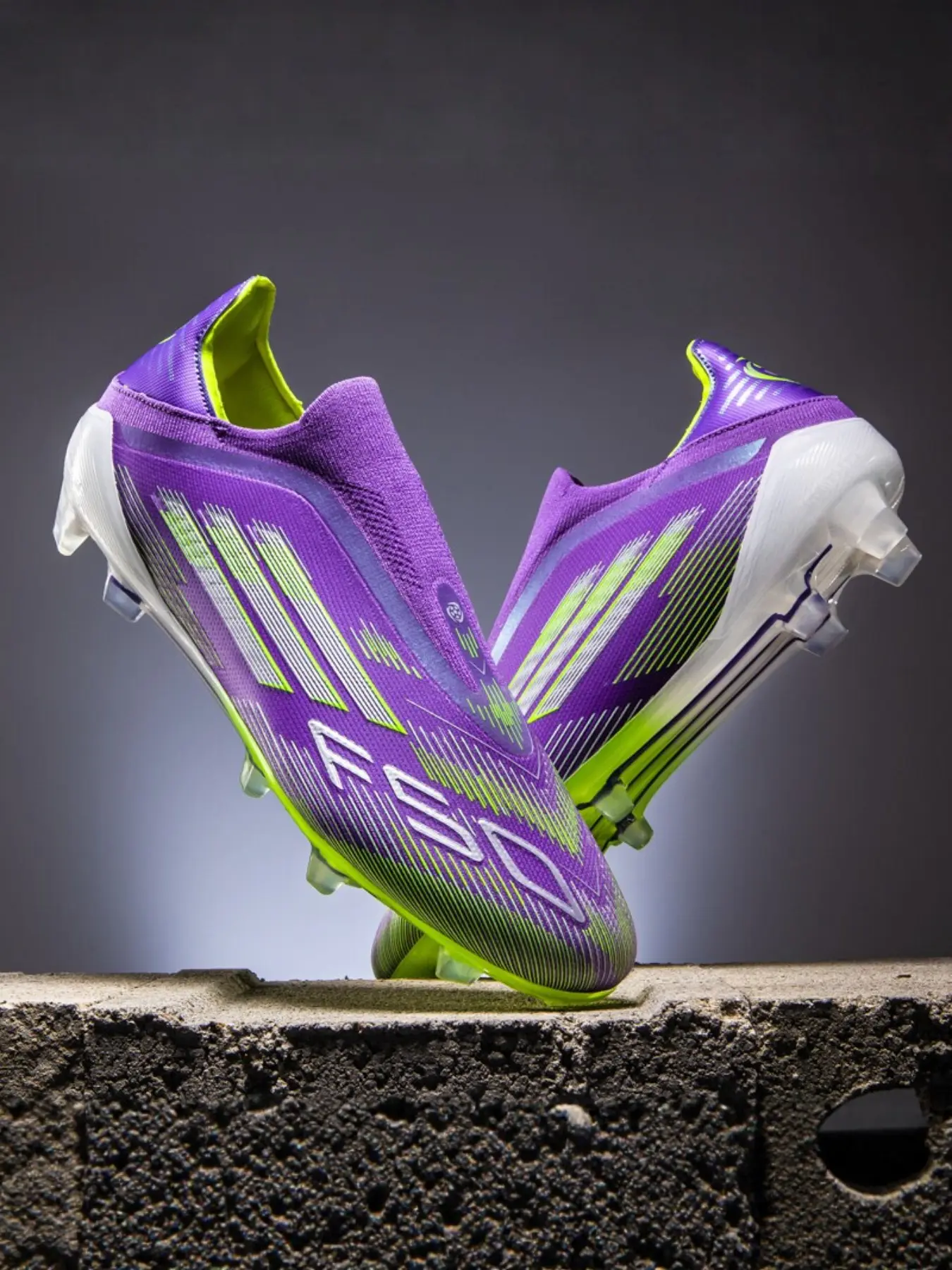 Seamless Ag Long Stud Soccer Cleats, Unisex Youth Football Shoes, Dynamic Striped Grass Studded, High Grip Outdoor Training Boots