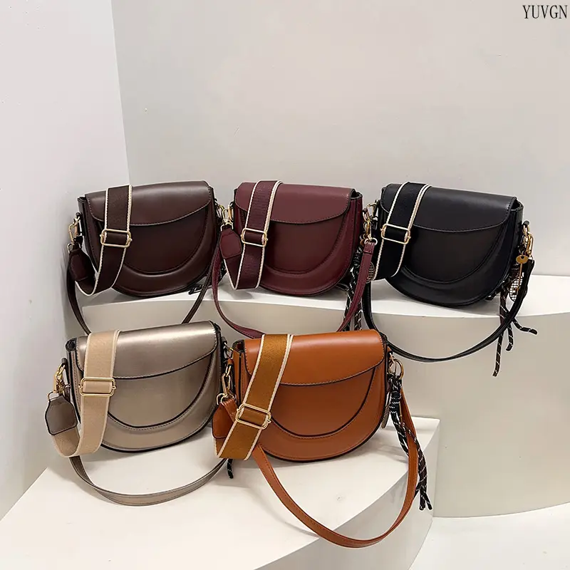 Retro Curved Flap Saddle Crossbody Purse, Adjustable Contrast Stripes Wide Strap, Detachable Tassels Charm, Compact Casual Daily Accessory with Phone Storage, Gym-Friendly Portable Mini Bag for Dating Travel