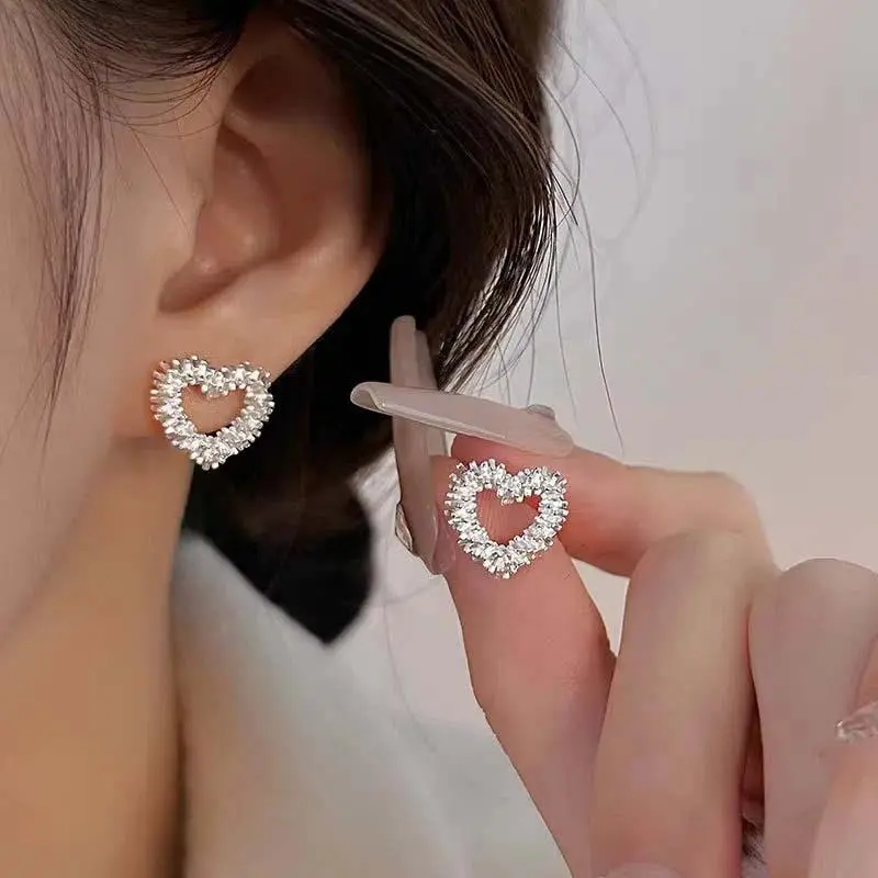 Women's Vintage Copper Stud Earrings - 2026 Trendy Silver Geometric Twisted Waves, Hypoallergenic Fashion Jewelry, Elegant Concise Wedding Engagement Party Accessory (Alternative to Drop Earrings), Vintage Earrings, Leaf, Feminine Style Earrings