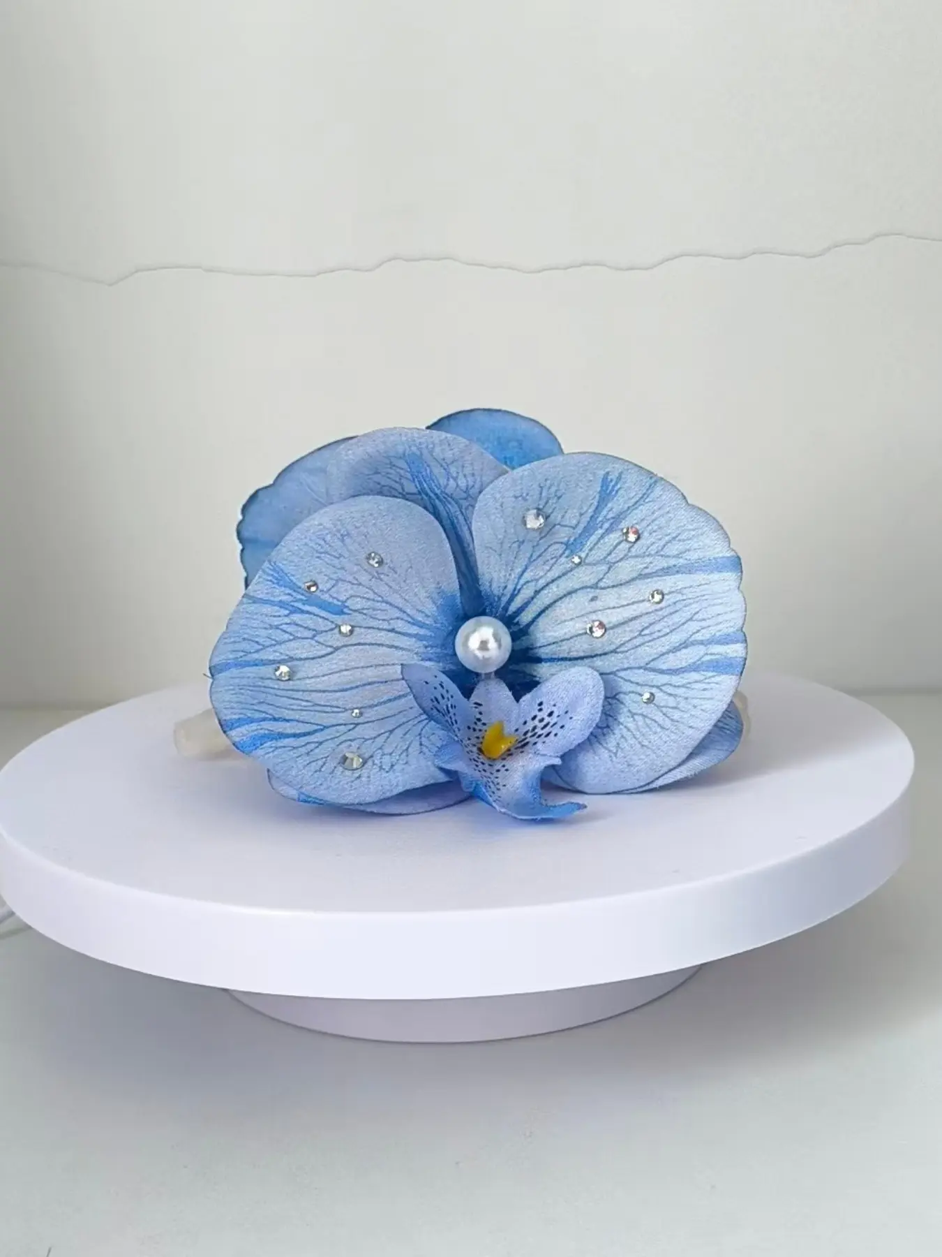 Aesthetic Blue Butterfly Orchid Hair Claw Rhinestone Pearl Decor Large Flower Hair Clip Floral Hair Accessories For Girls Daily Beach Hairstyle