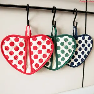 3pcs-Heart Shaped Heat Resistant Oven Mitt, double layered thick cotton baking glove, high temperature proof kitchen hand clip, multifunctional anti-scald pad and coaster, practical accessory for baking, cooking and daily kitchen use