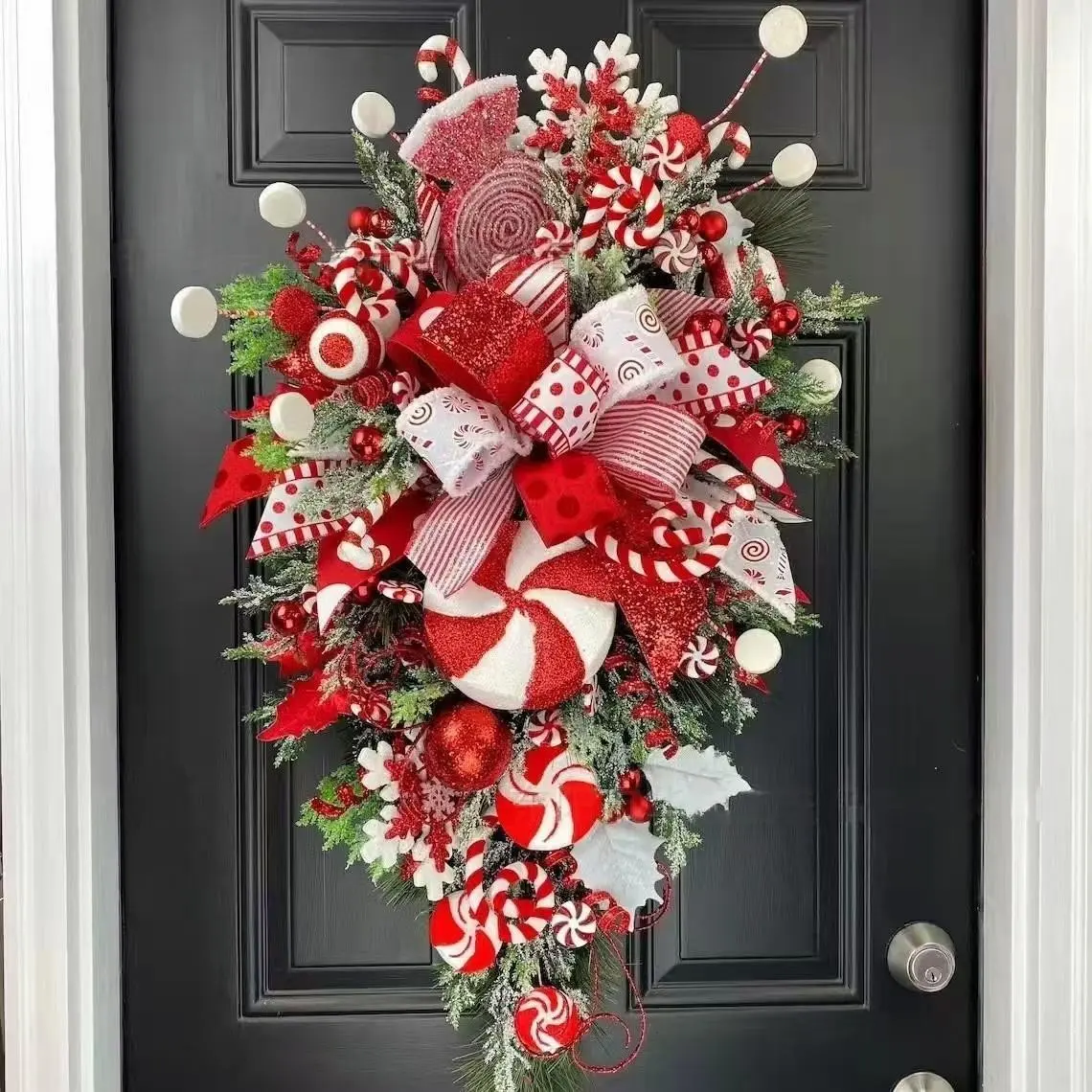 Christmas Wreath, Christmas Door Hanging, Candy Ornament Tree Decoration, Holiday Decorations, Festive Accessories, Perfect for Celebrations