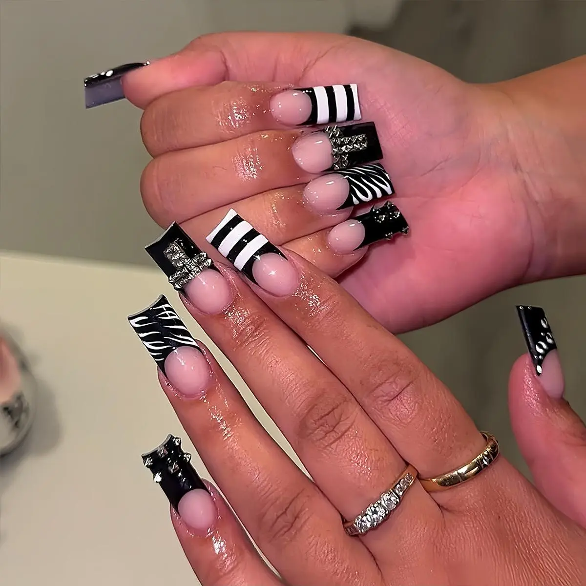 Square Shape Press On Nails Luxury French 3D Blue Black Fake Nails Detachable Reusable Elegant Nail Art Set For Women Daily Party Wear