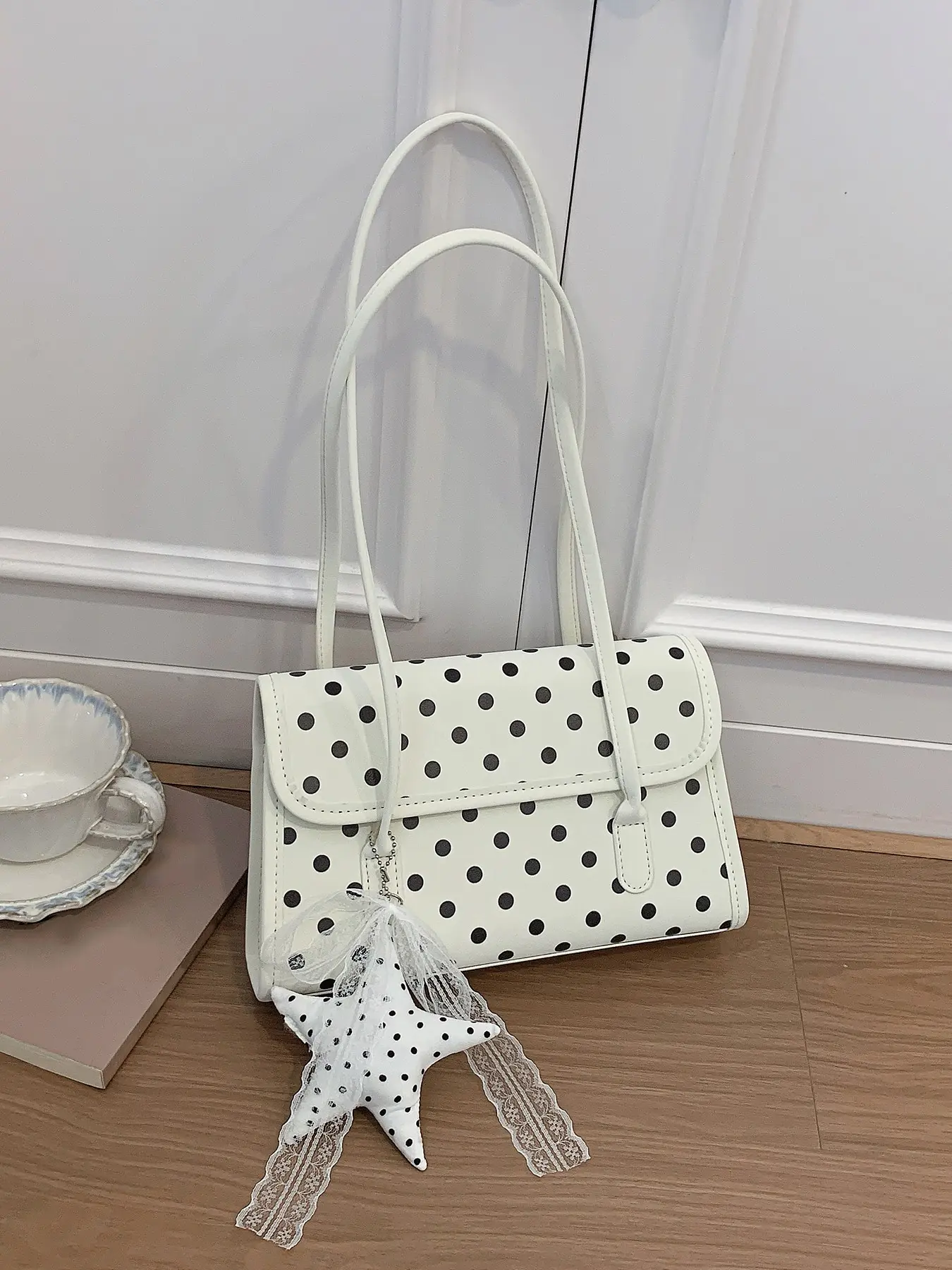 Fresh artistic style retro texture polka dot underarm bag, Fashion crossbody bags, Bohemian Crossbody Purse, flip cover design, decorated with lace and pentagram elements pendant, shoulder bag, can accommodate mobile phones, lipstick