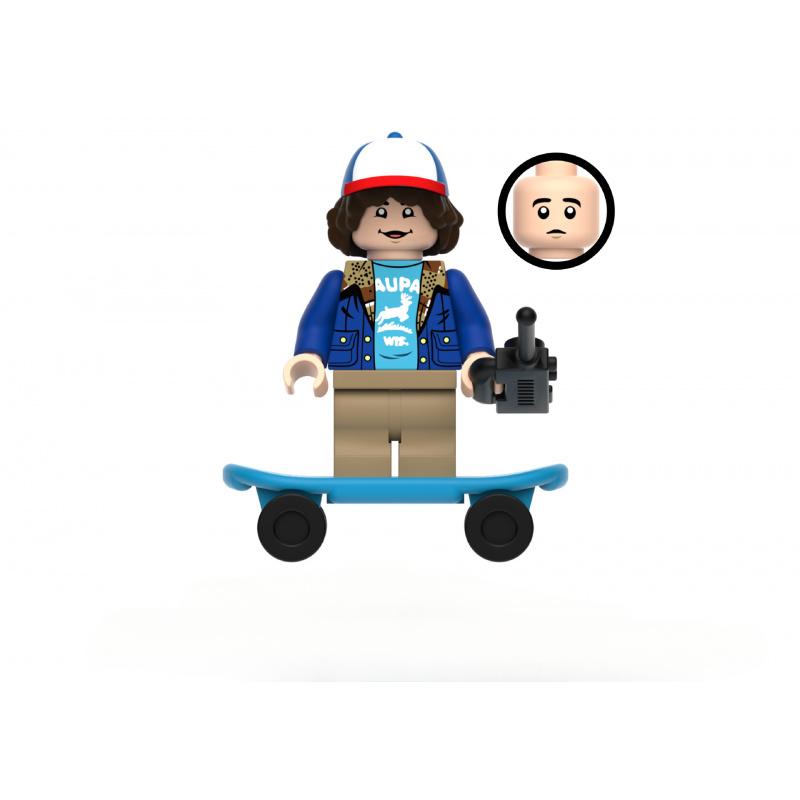 Stranger Things Mini Building Block Figures Set for Fans, 16-Pack Small Brick Assemble Action Figures, Collectible TV Series Characters, DIY Desk Decor Toys