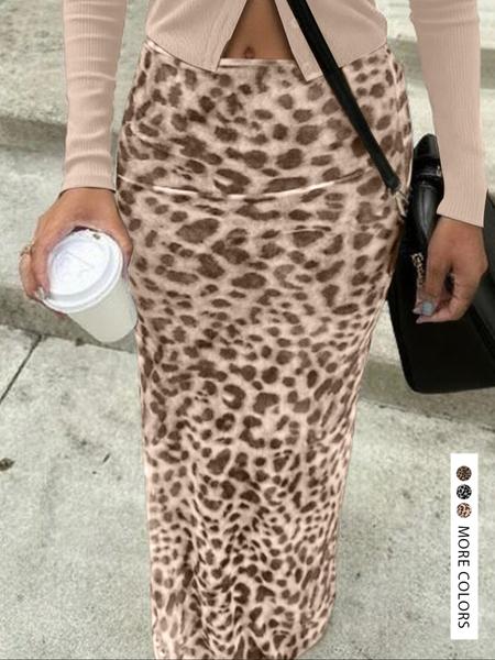 【LovelyWholesale】Women's Leopard Print High Slit Fitted Skirt, Stylish and Trendy Design for Casual or Night Out, Perfect for Summer Fashion