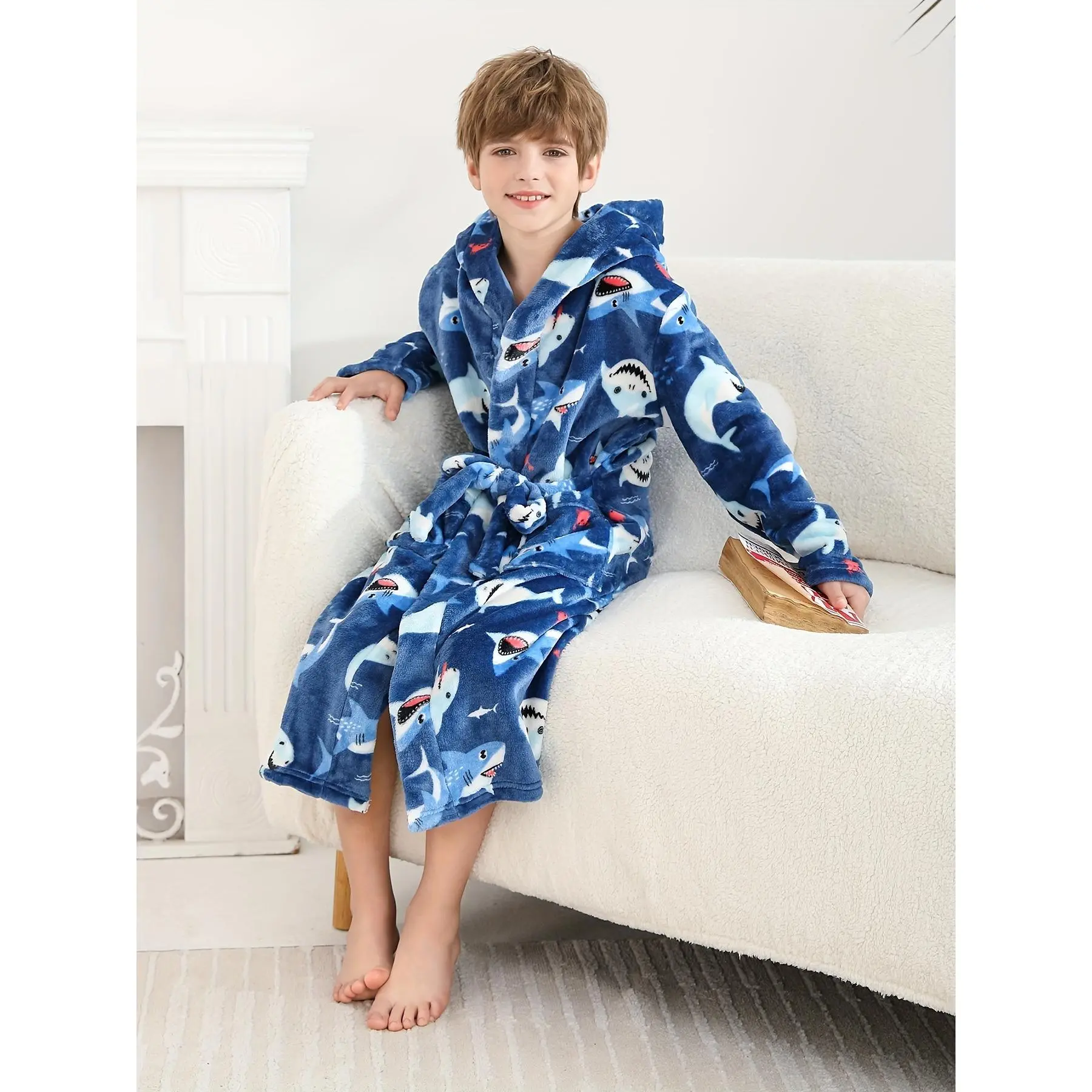 Boys' Shark Print Flannel Soft and Comfortable Party Robe with Hood, Loungewear Bathrobe for Boys, Gift for Children Ages 2-11