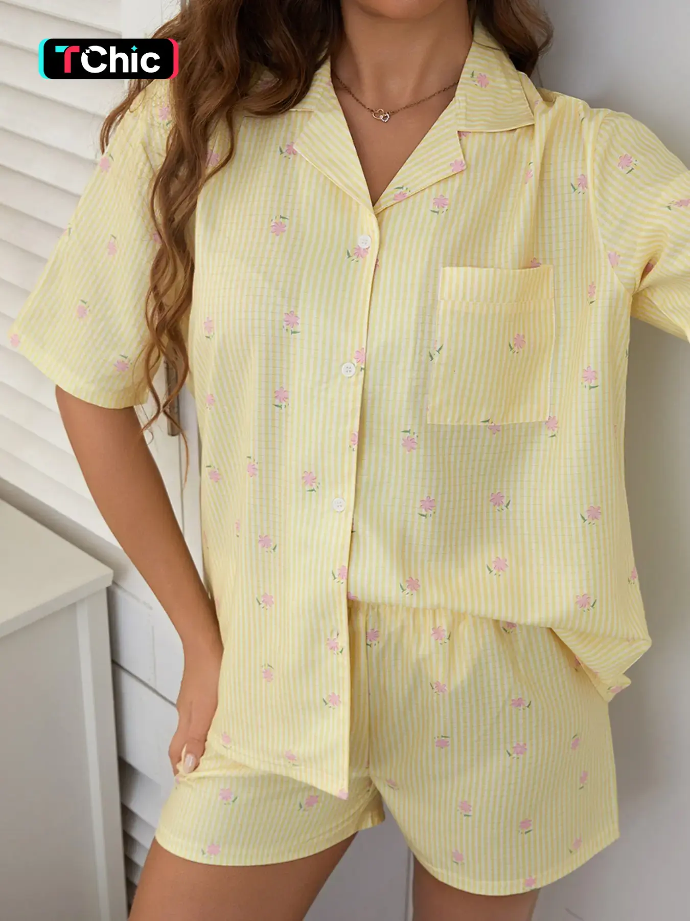 Women's Striped Heart Floral Print Woven Short Sleeve Shorts Set, Casual Loose Comfort Fit Sleepwear, Loungewear, Nightwear Outfit, 2 Piece Pockets Pajama Set