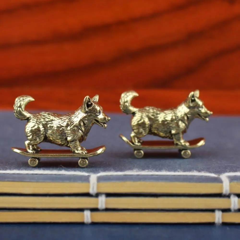 Solid Brass Skateboarding Corgi Mini Figurine, Vintage Antique Copper Metal Craft Ornament, Cute Creative Desktop Decor for Study, Office & Tea Table Display