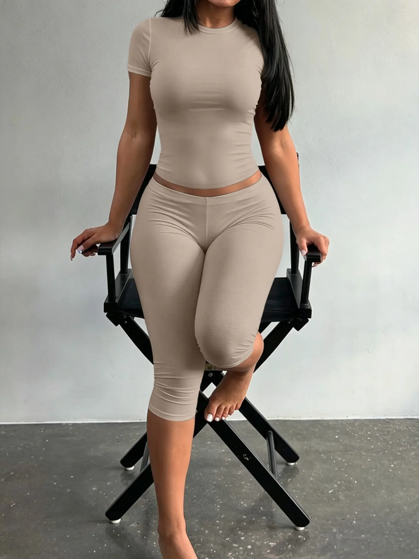 Lw-Sherowear Women's Solid Crew Neck Short Sleeve Crop Top & High Waist Capri Leggings 2 Piece Set, Soft Stretch Slim Bodycon Casual Loungewear Matching Outfit for Daily Street Workout