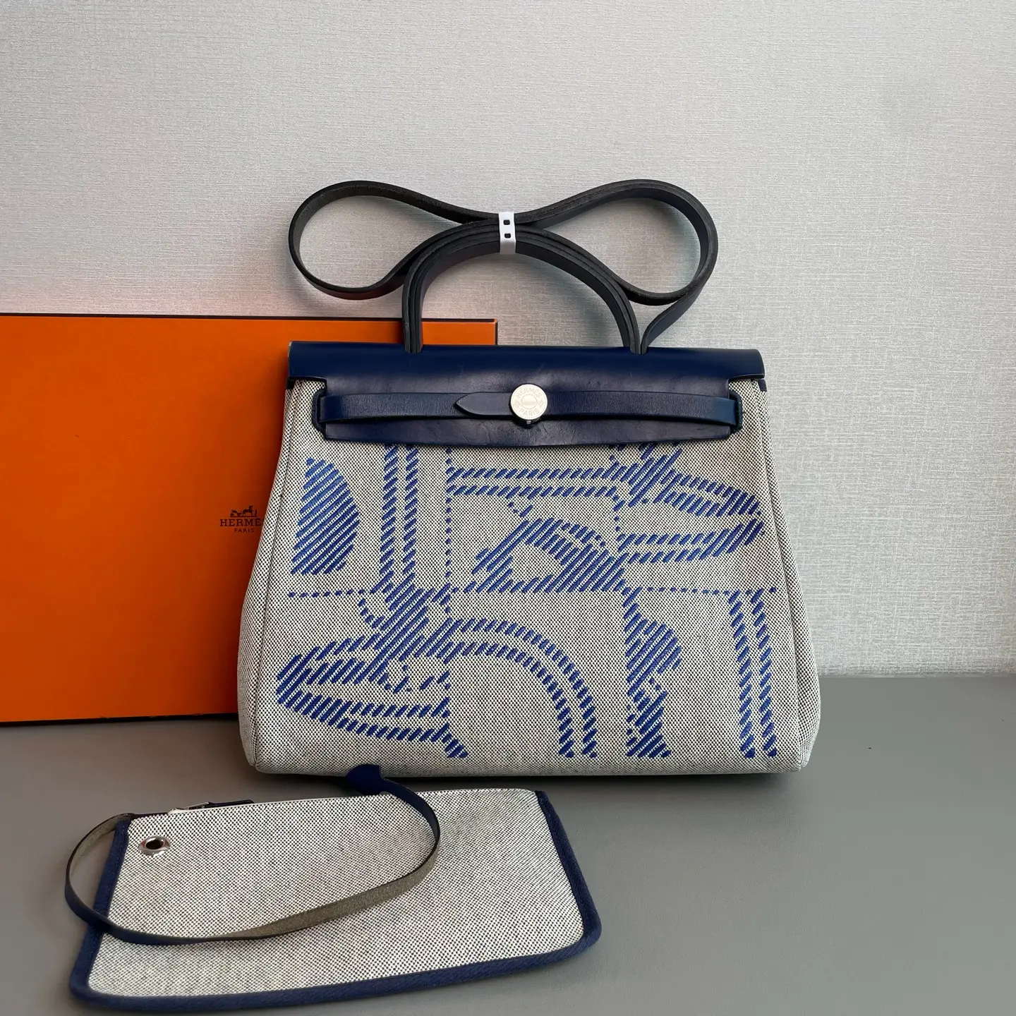 Pre-owned Hermes herbag31 Blue Silver Hardware Very Good Condition Z Size 3 Luxury Bag P07E05005