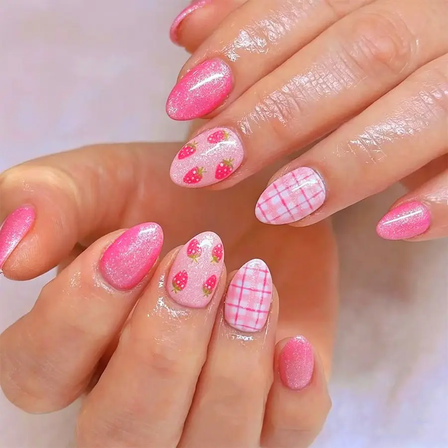 24pcs Short Oval Press-On Nails, Striped Strawberry Powder, Reusable Glossy Fake Nails, Nail Art Products, Summer Daily Wear, for Women and Girls