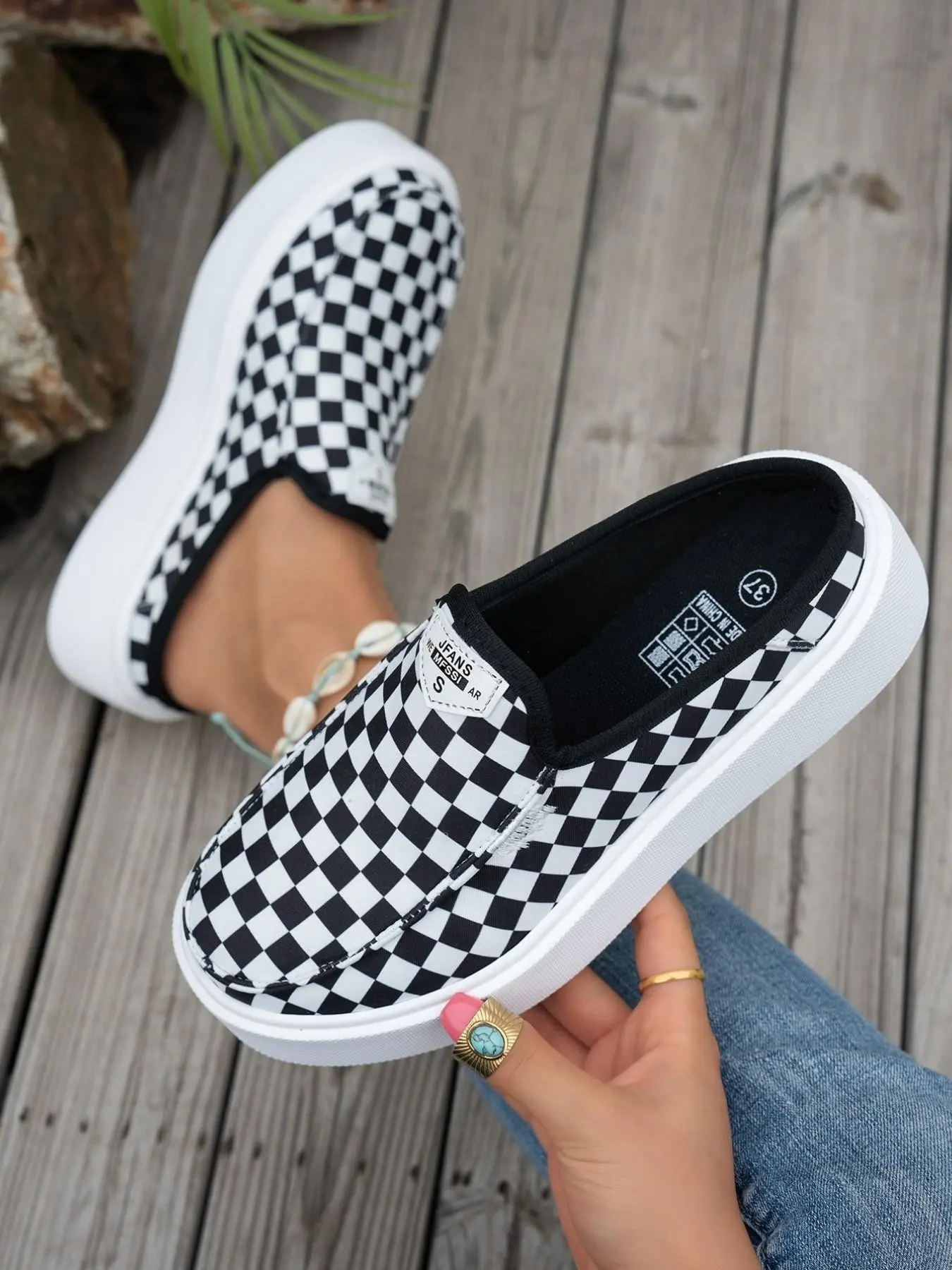 2026 Women's New Solid Color Thick Sole Mules, Large Size Comfortable Lazy Half Slippers, Daily Wear, Slip-On Design, School/travel