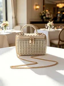 Shimmering Rhinestone Box Clutch, Luxury Mini Handbag for Evening Parties, Elegant Diamond-Embedded Design, Perfect for Gala Events