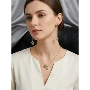 Fashion Hollowed Out Star Zircon Series Jewelry Set, A Pair of Hollowed Out Star Earrings and A Hollowed Out Star Pendant Necklace, Made of Stainless Steel That Does Not Fade and Is Hypoallergenic, Elegant Women's Jewelry, Suitable for Daily Use