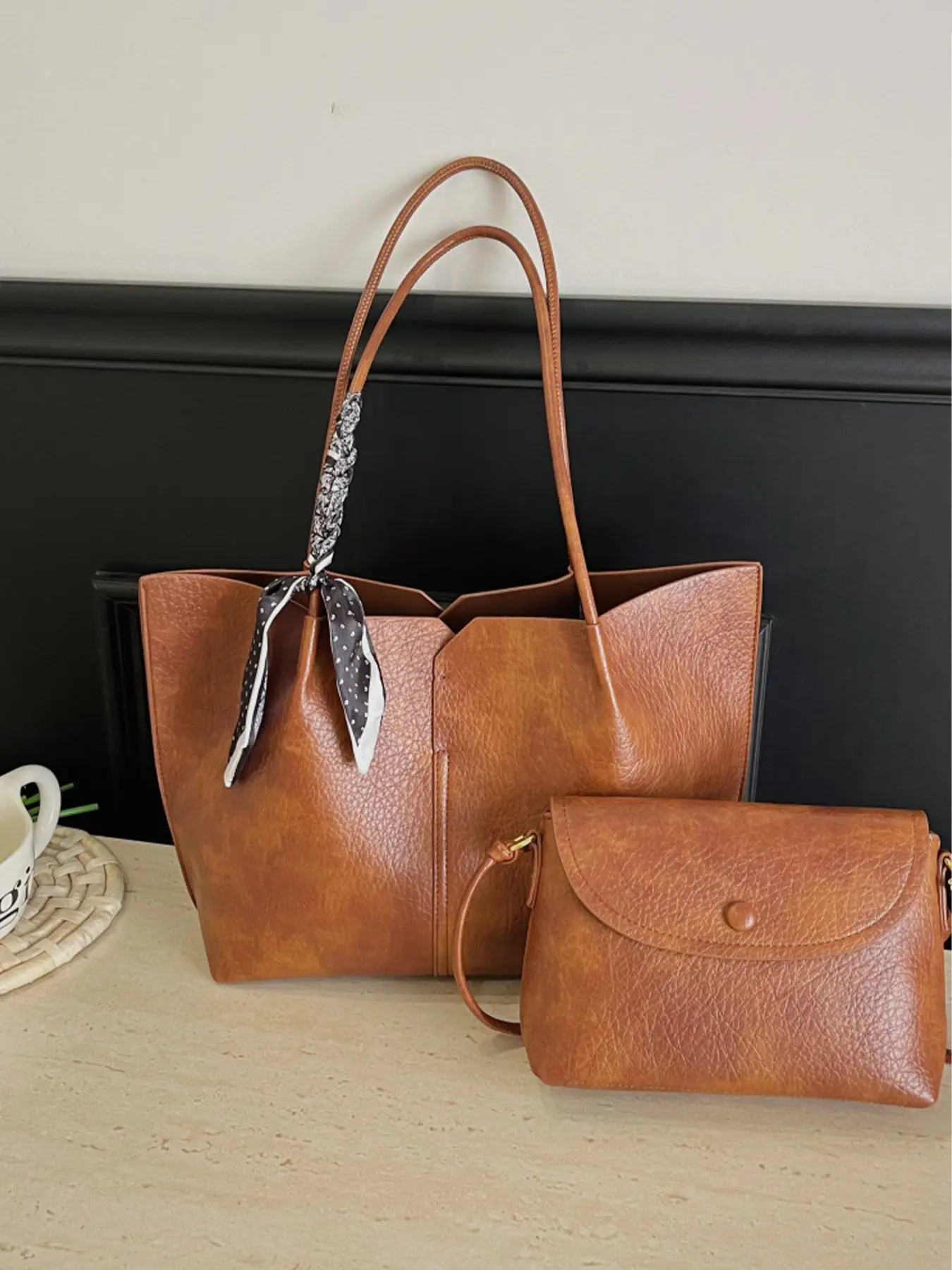1 Piece Brown Vintage Texture Large Tote Bag With Matching Mini Crossbody Bag V-shaped Notch Top Long Shoulder Straps Snap Flap Small Purse Set Casual Shoulder Bags For Women Daily Office Shopping Street Outfit Casual Fashion Bag