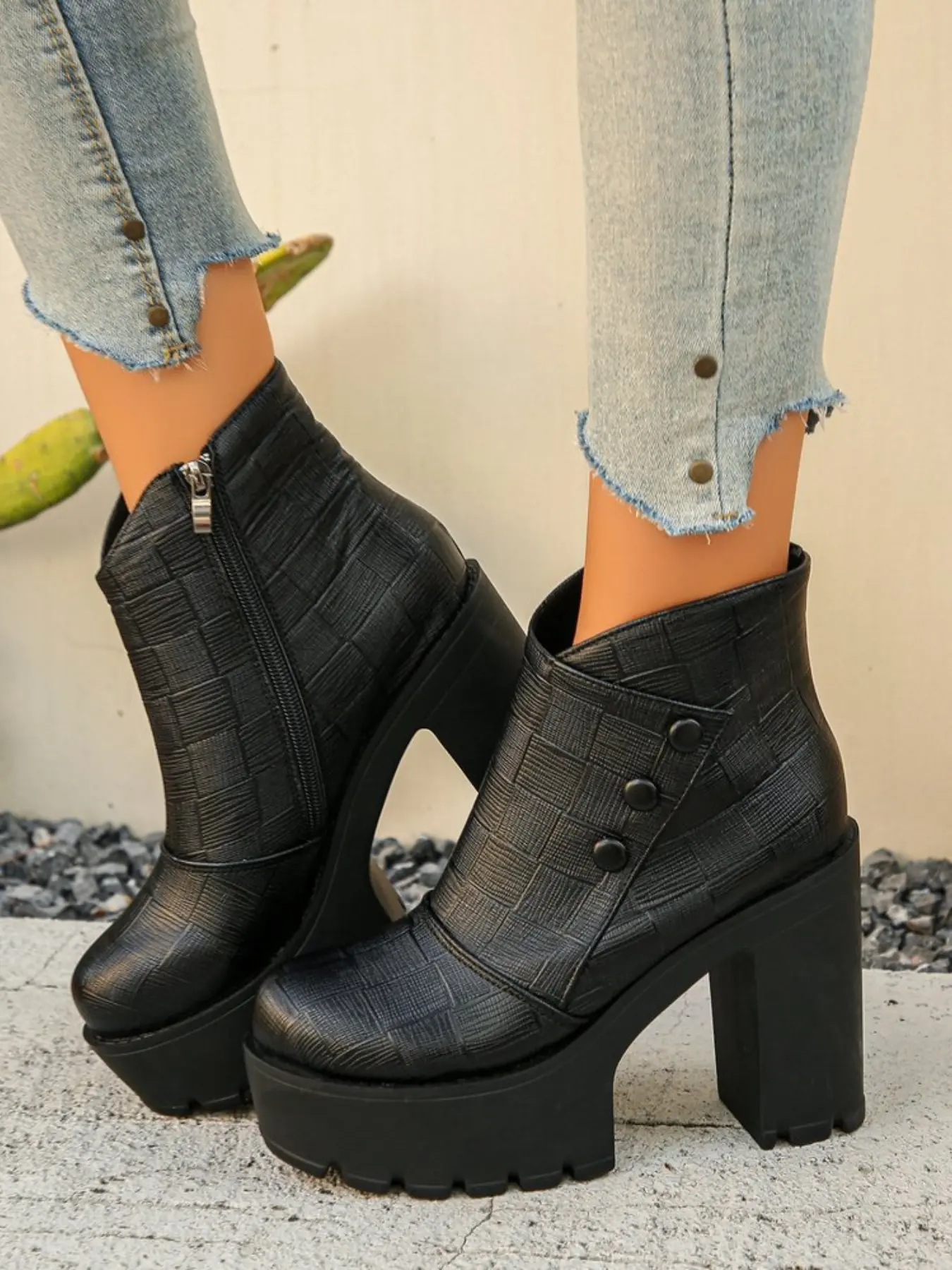 Plaid Three-Buckle Thick Sole Short Boots, Waterproof PU Leather, Punk Fashion, Fall & Winter, Y2K Style, Side Zipper Anklet Boot