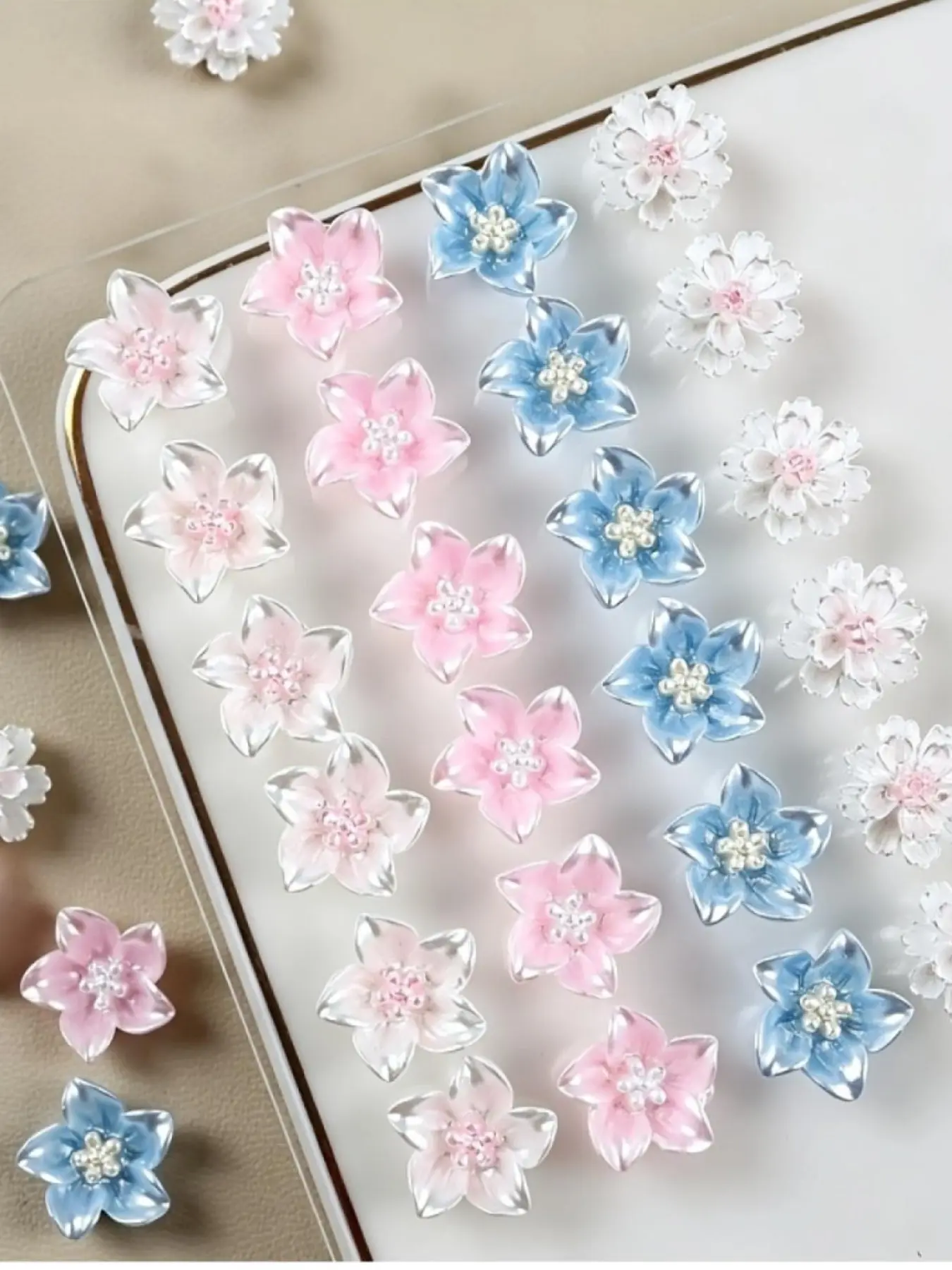 50 fresh and elegant hibiscus and lily nail art accessories, exquisite 3D multifunctional Resin Nail Gems nail decorations, suitable for press-on nails, perfect holiday gift