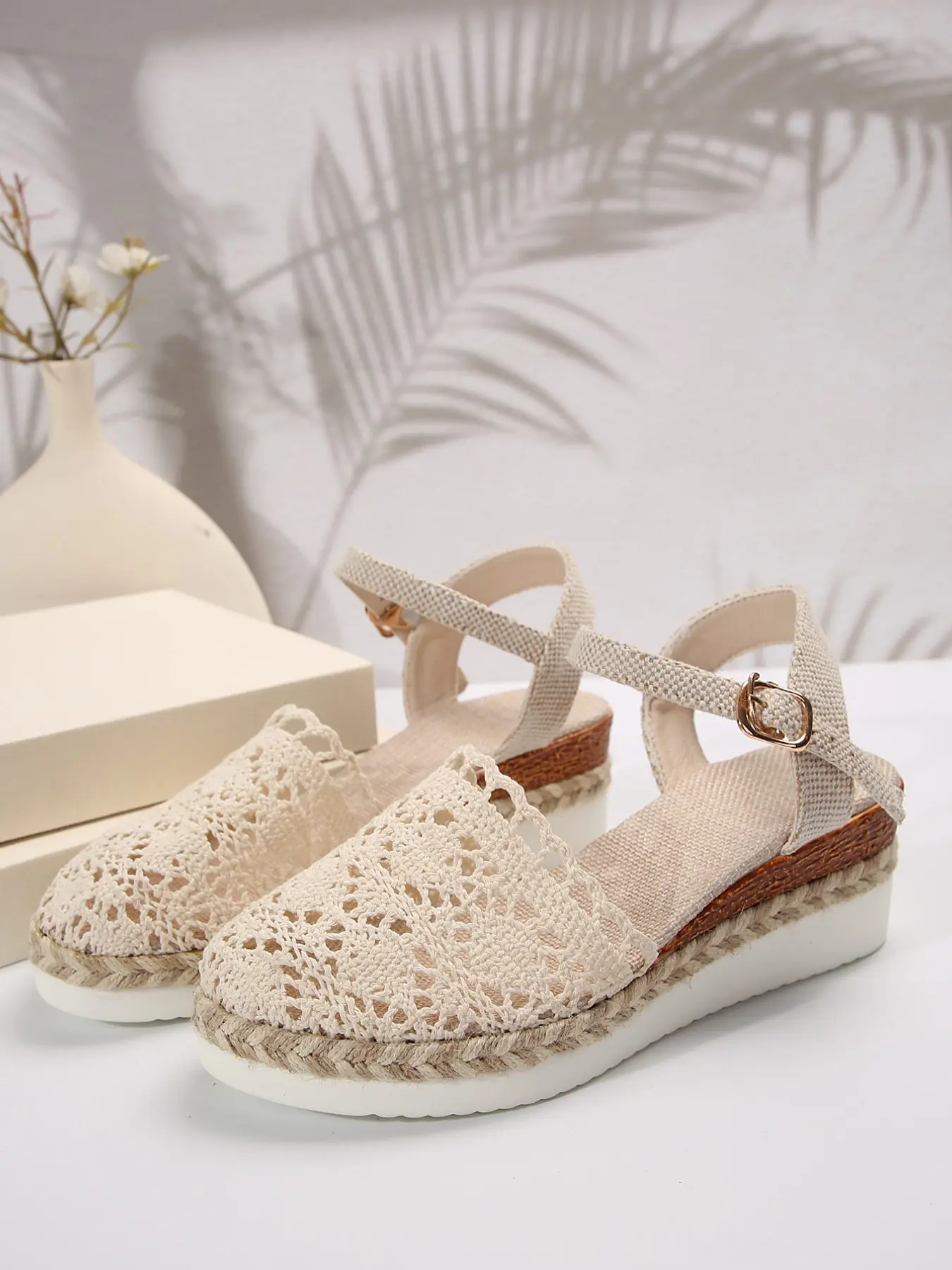 Elegant Thick Sole Beach Vacation Sandals, Linen Wedge Flip Flops for Women, Summer New One-Strap Versatile Breathable Straw Roman Shoes
