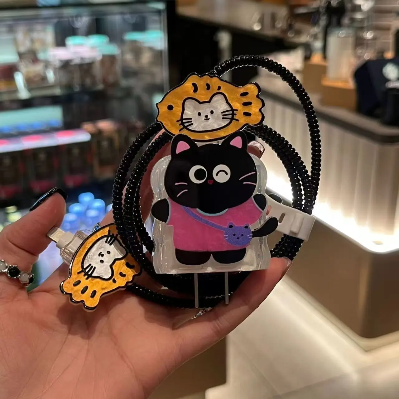 5-Piece Cartoon Cat Charger Covers Set, Compatible with Apple 18/20/35w Chargers, Stylish Design, Perfect Gift for Friends