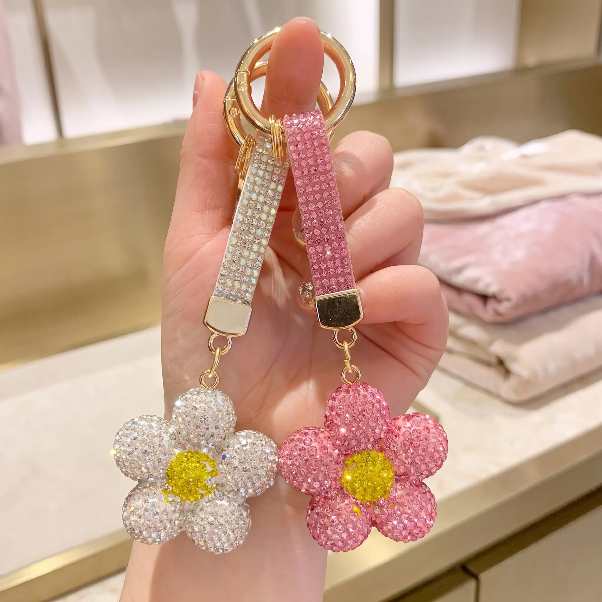 2  PCS Rhinestone Flower Keychain, Sparkly Crystal Floral Bag Charm, Bling Diamond Key Ring for Women, Cute Fashion Accessory-YY1
