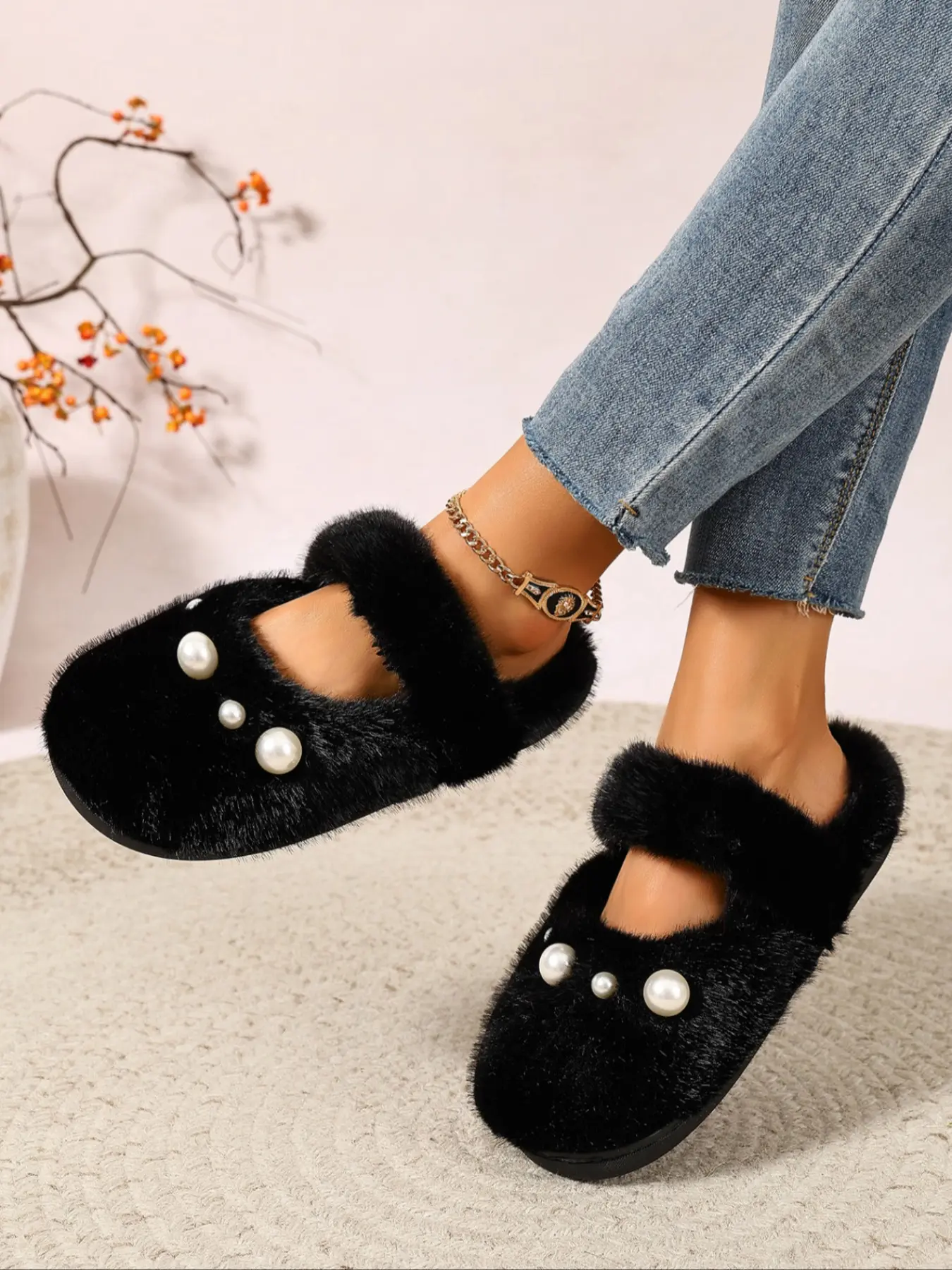 Luxury Pearl Embellished Closed Toe Fluffy Slippers Casual Lazy Slides