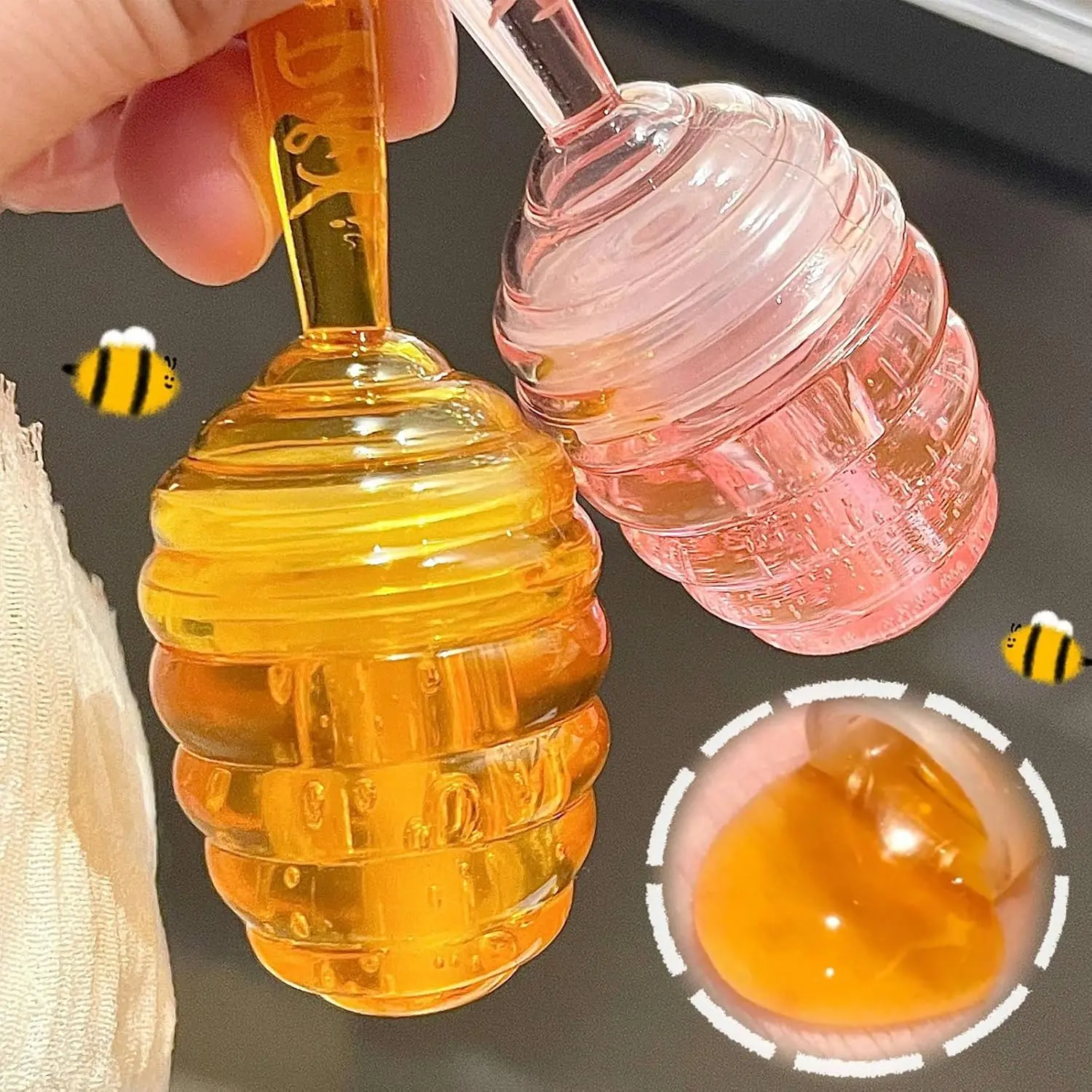 Cute honey jelly lip gloss oil in 2/4pcs pack, sheer colorless texture repairs chapped dry lips with honey extract. Plumping long-lasting moisturizer perfect for daily care and beauty gifts.
