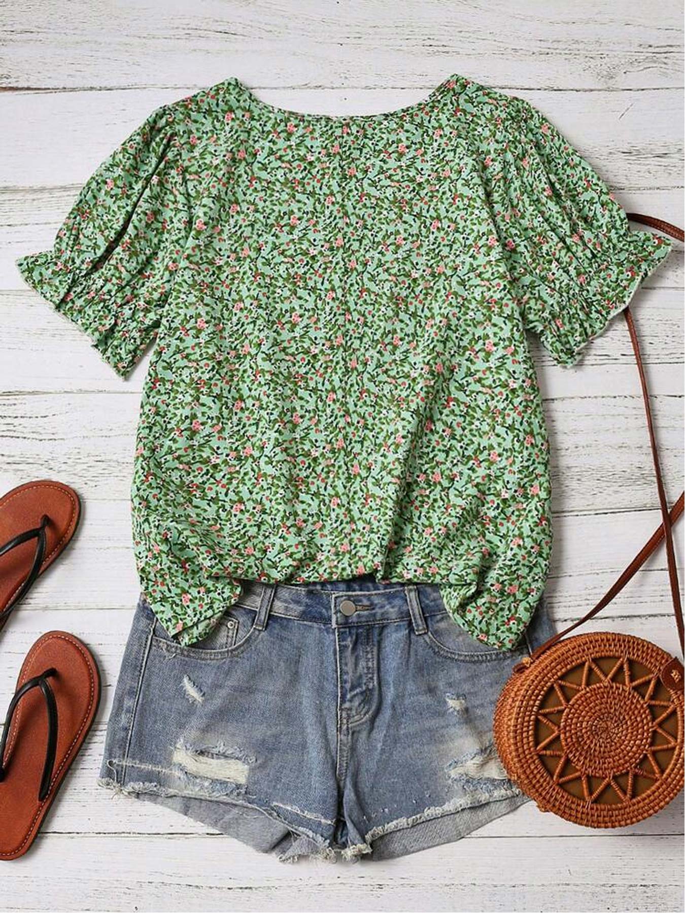【Plus Size】 Ditsy Floral Print Blouse, Shirts, Casual Short Sleeve Top for Daily Wear, Women Plus Clothing for All Seasons