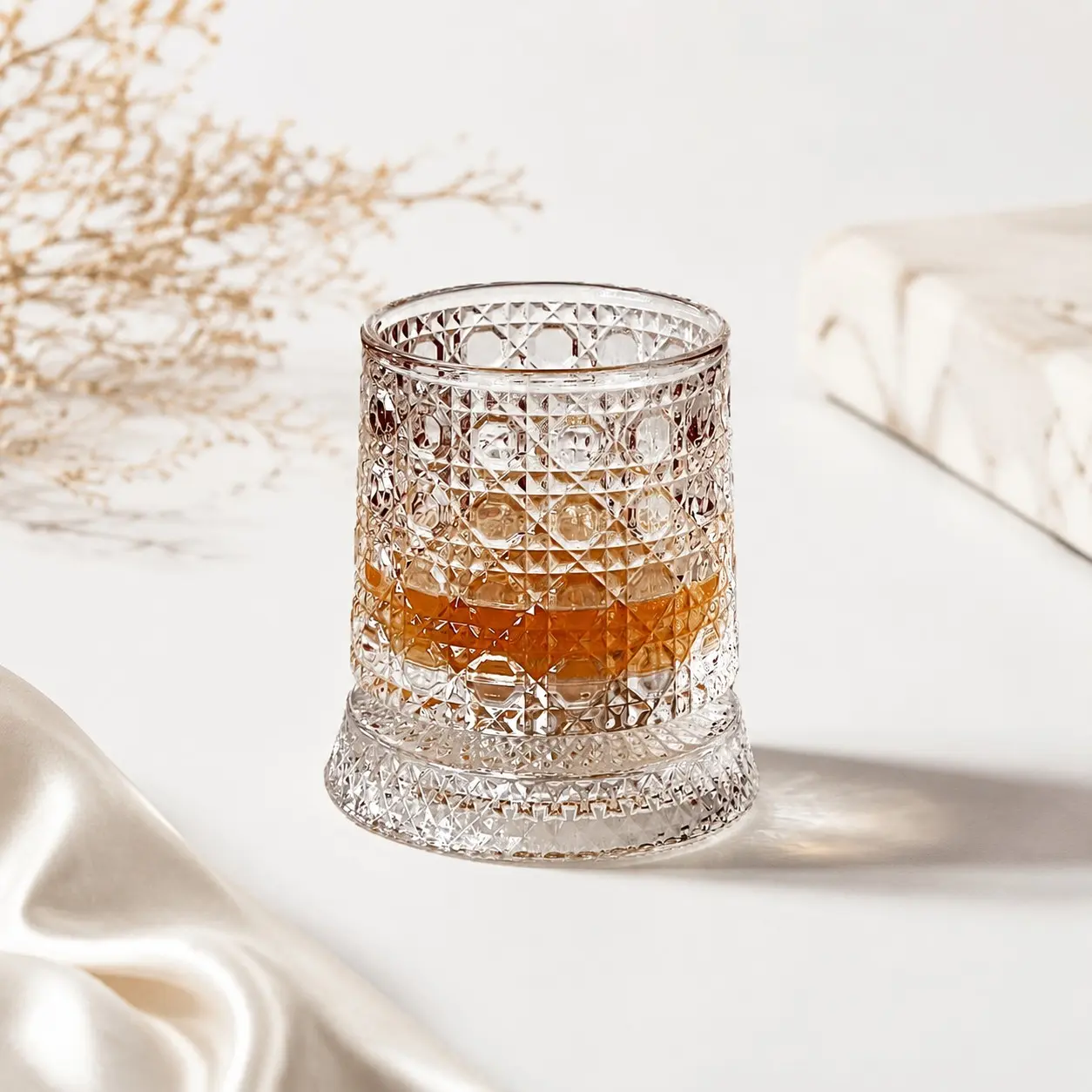 Home Barware Rotating Glass Wine Cup, Thick-Bottom Stable Wine Tasting Glass, Fits Multiple Beverages, Perfect for Solo Sipping and Gatherings