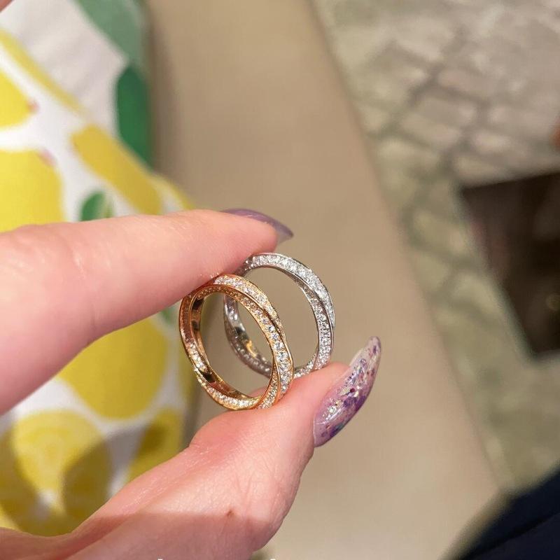 A light luxury, retro and high-end Mobius ring set with full diamonds, fashionable and versatile, elegant and exquisite, super dazzling index finger ring