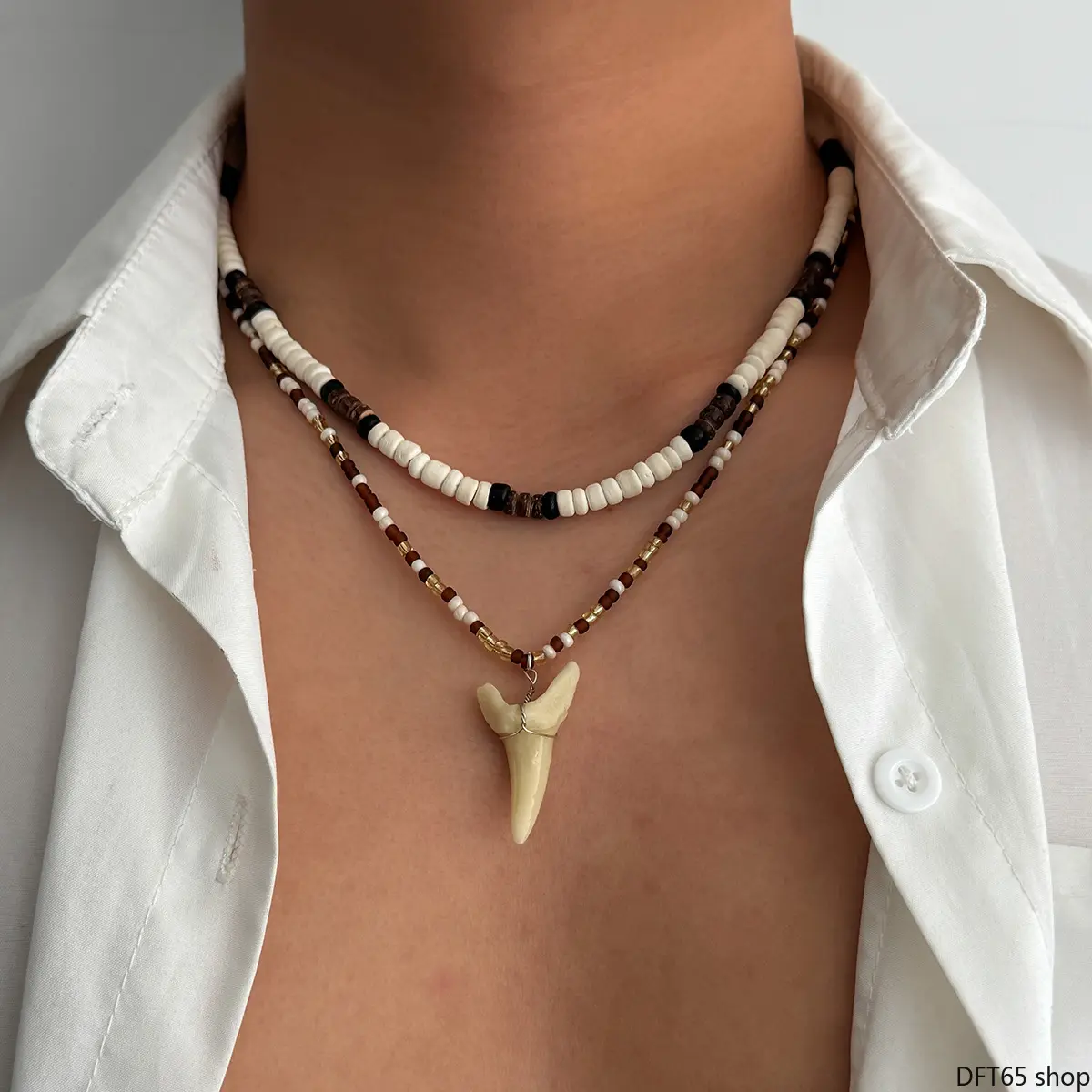 Shark‑Tooth Pendant Necklace For Men, Shell And Wooden Bead Chain, Fashion Clavicle Jewelry For Summer Daily Wear And Personality Casual Outfit Matching