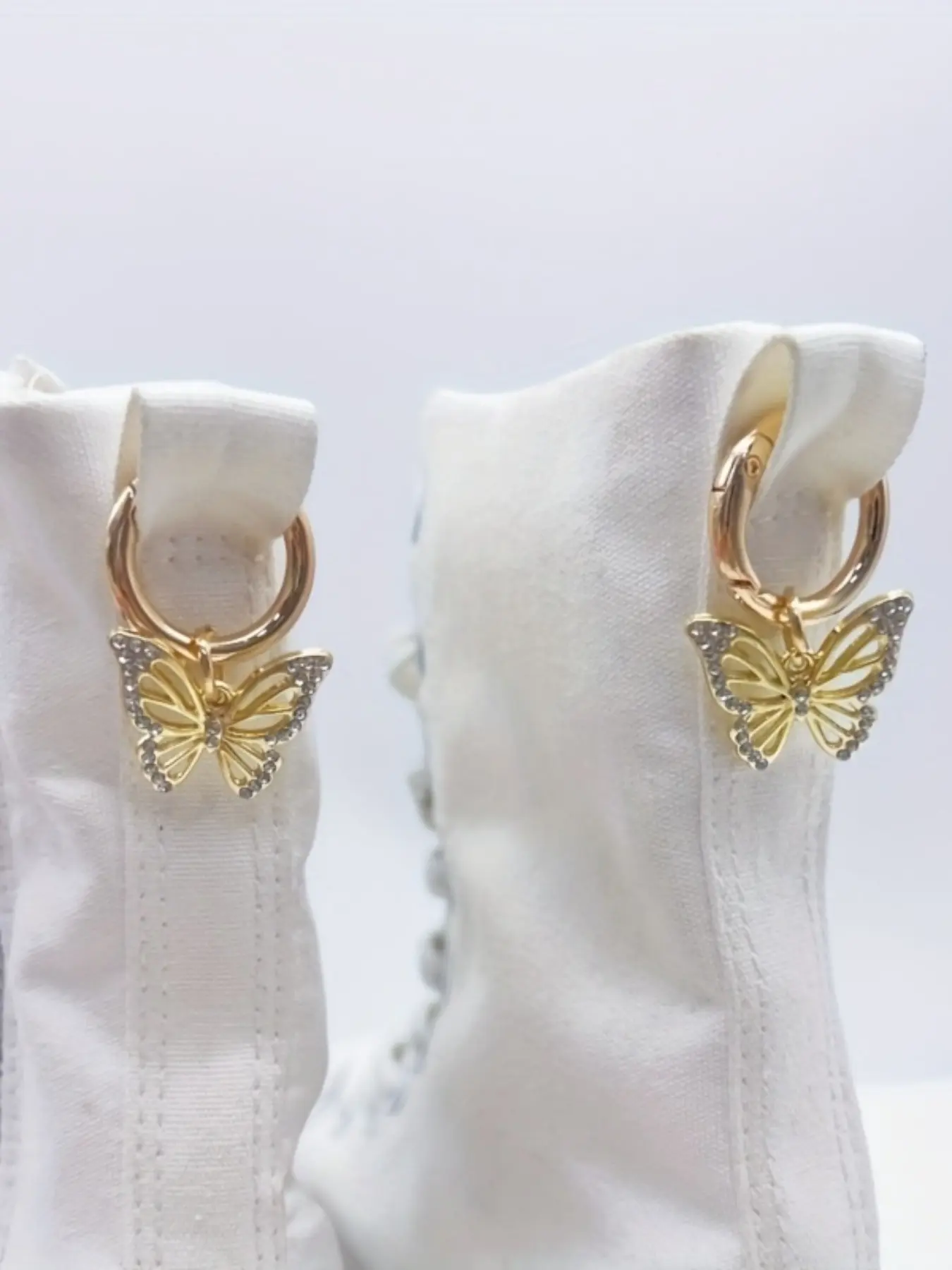 2pcs Rhinestone Butterfly Pendant Shoe Buckle, Unique DIY Shoe Decoration Accessories, Perfect for Personal Use and Gifting