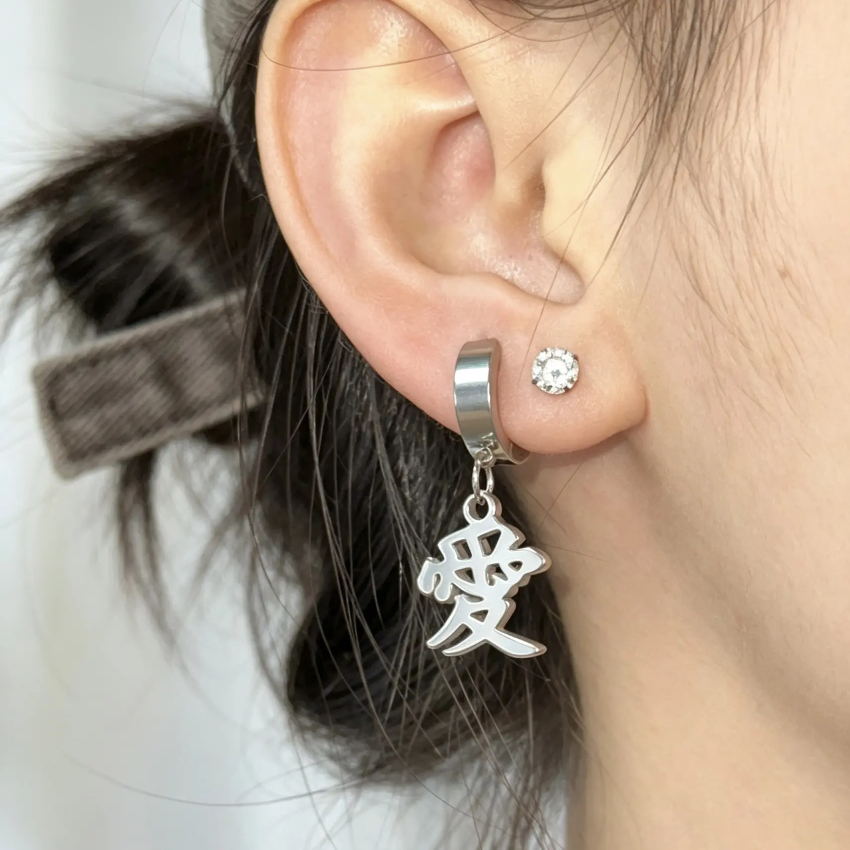 Anime Character Love Symbol Hoop Dangles, Stainless Steel No-Piercing Ear Clips, Unisex Street Style Fashion Jewelry Gift, Streetwear Clothing