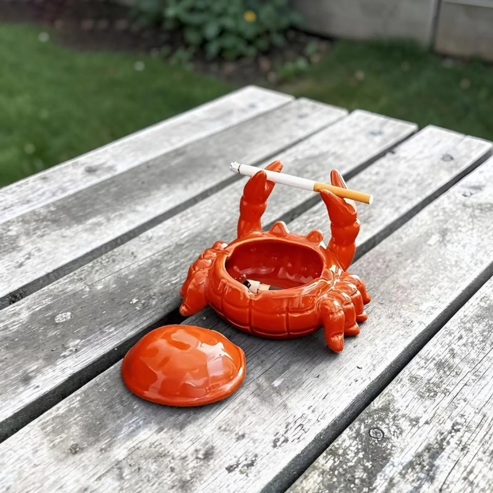 Cute Crab Ceramic Ashtray with Lid, Funny Orange Cigarette Holder Windproof Outdoor Patio Ash Tray, Creative Desktop Ornament Aesthetic Home Office Decor, Unique Smoking Gift for Men Women Boyfriend