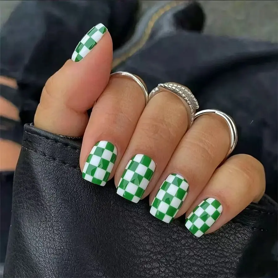 24pcs Short Press-On Nails, Checkerboard Design, Reusable Daily Wear, Suitable for Women and Girls, Fake Nails