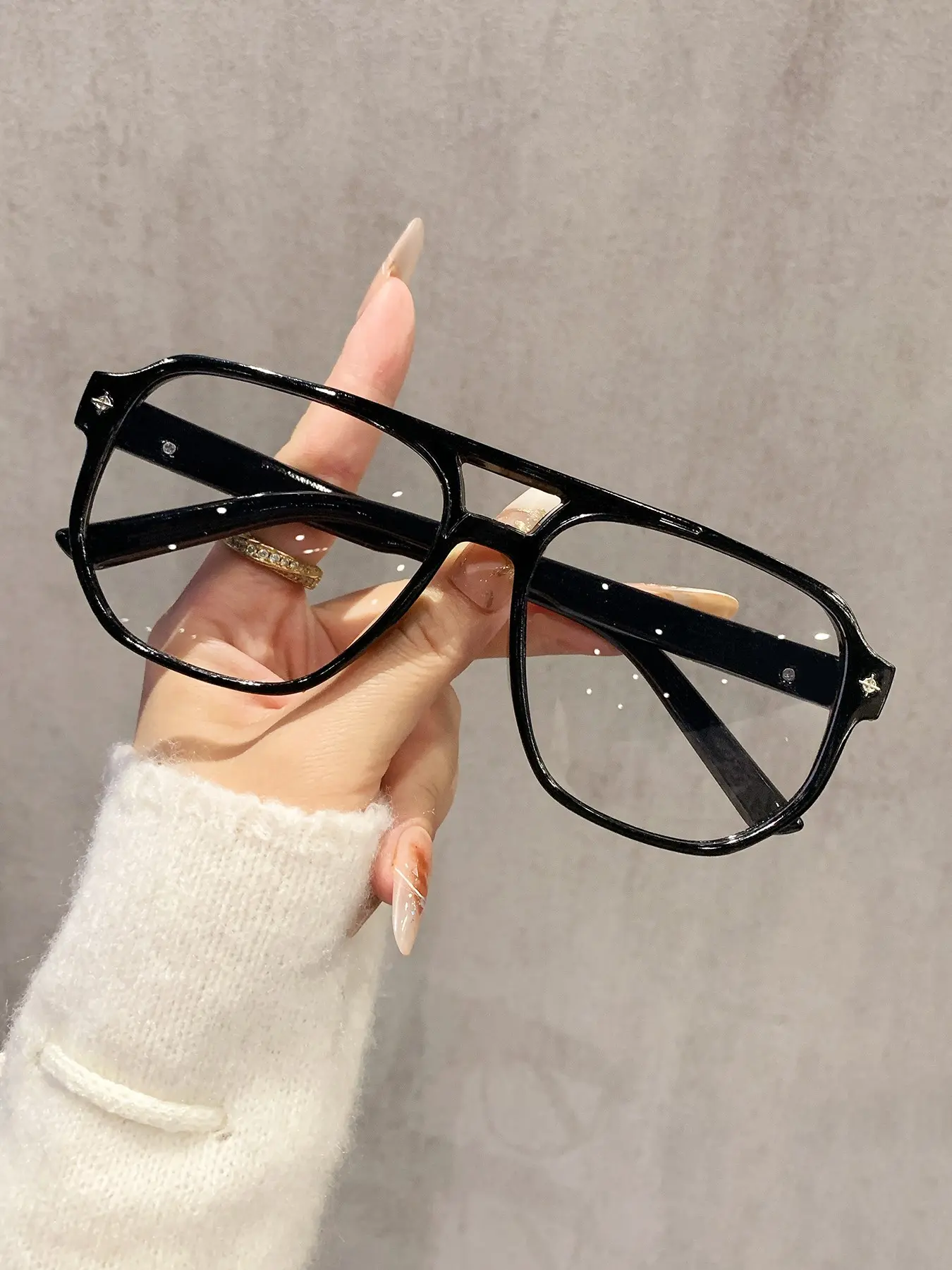 Unisex Transparent Plastic Frame Glasses, Classic Minimalist Design, Suitable for All Face Types, Daily Use, Office, Reading, TV, Gaming Accessories