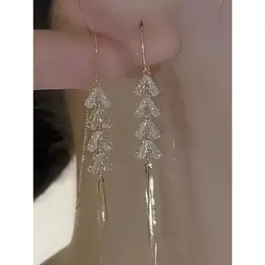 Elegant Long Leaf Earrings with Artificial Zirconia Dangles, Shining Earrings, Fashionable New Luxury Style, Simple Design for Women Jewelry Collection, Classic Style Earrings