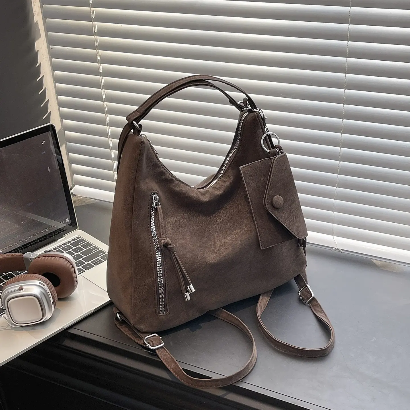 Women's Vintage Large-Capacity Crossbody Shoulder Bag - Retro Purse with Multiple Pockets, Minimalist Lightweight Versatile for Office, Travel