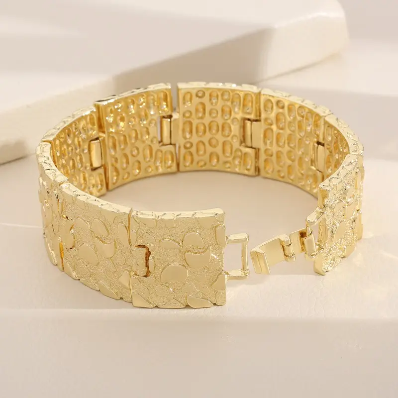 Wide Bangle Bracelet, Viral 2025 New European American Hip Hop Street Jewelry, 25mm Extra Wide Bold Chunky Wrist Cuff, Smooth Solid Surface & Wear-resistant Craft, Eye-catching Retro Street Vibe, Ideal For Daily Street Strolls, Casual Outfit Stacking And