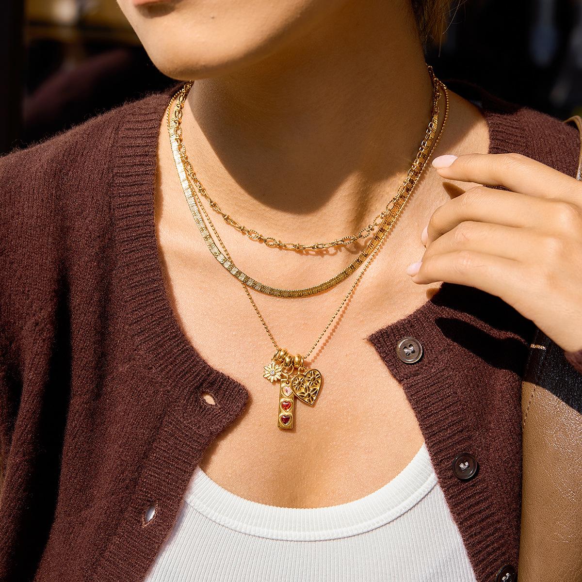 [FLAME] Women's Gold Bead Necklace with Heart & Daisy Flower Decorations, Elegant Layered Jewelry with Pink CZ Accents, Suitable for Casual Wear & Gifts