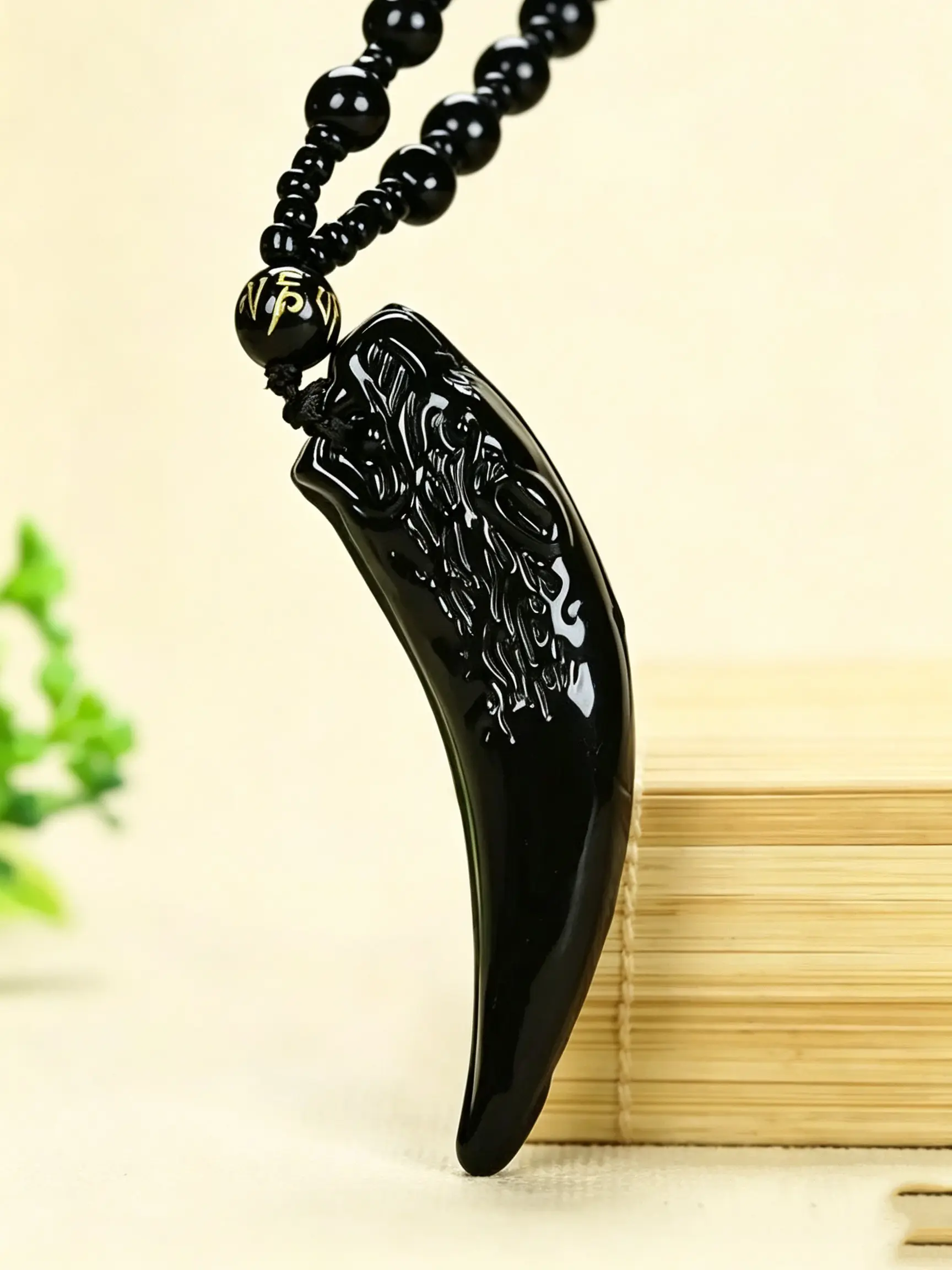 Ethnic Style Wolf Tooth Pendant Necklace, Natural Obsidian, Intricate Carving, Fashion Chain, Spiritual Amulet, Ideal Gift for Men and Women