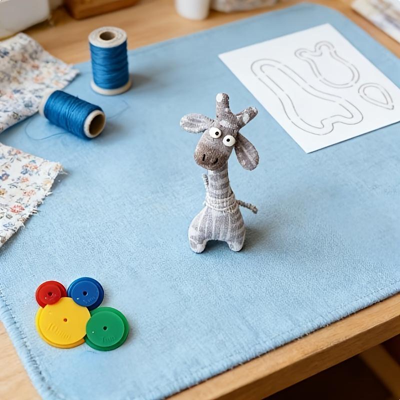 Mini Giraffe Patchwork Brooch Template with 4 tracing needles. DIY Giraffe Pattern Sewing Template, including transfer and auxiliary tracing functions